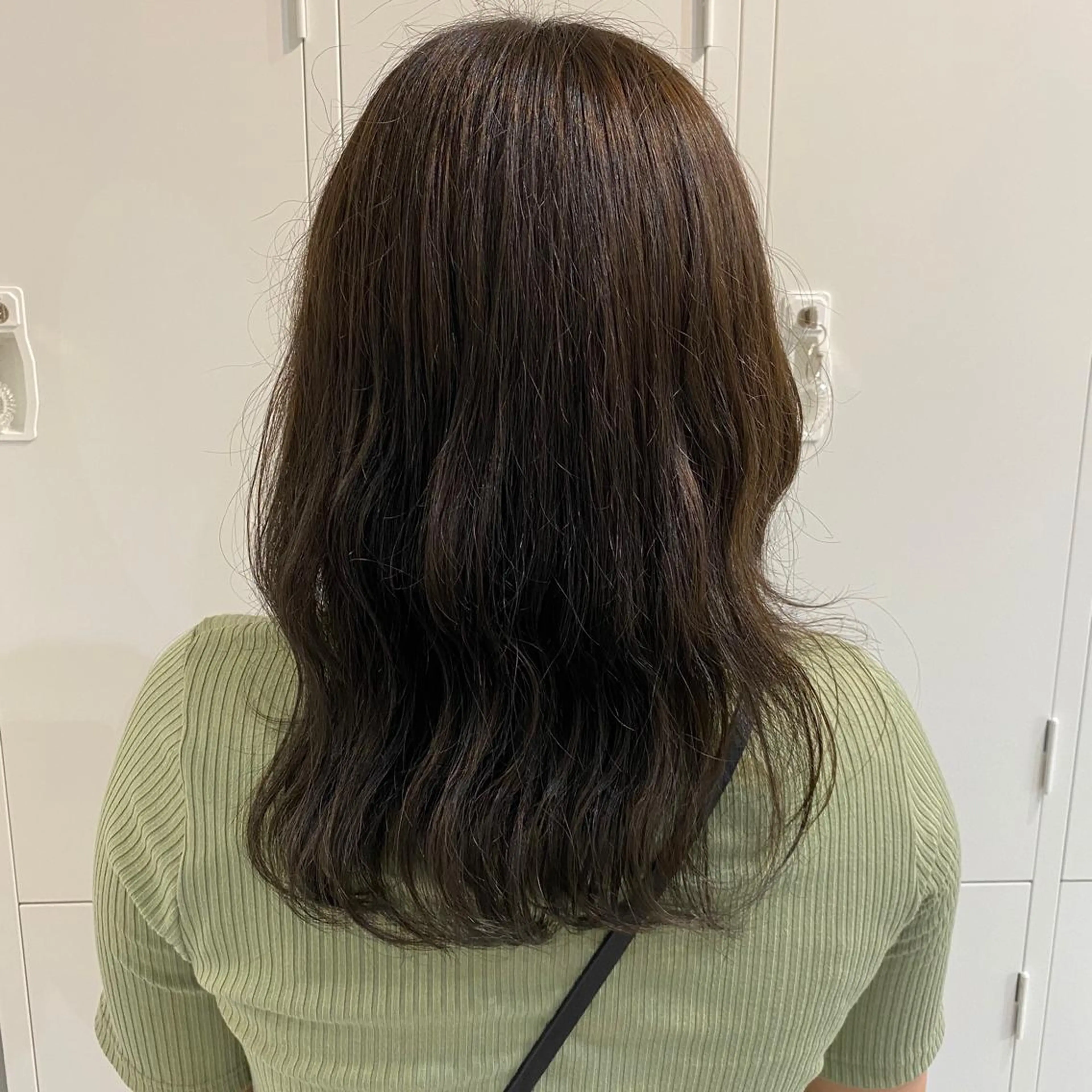 ミディアム カラー ブラウンカラー オリーブブラウン ヘアカラー 🎀暖色カラー🎀 おかだみほのヘアスタイル