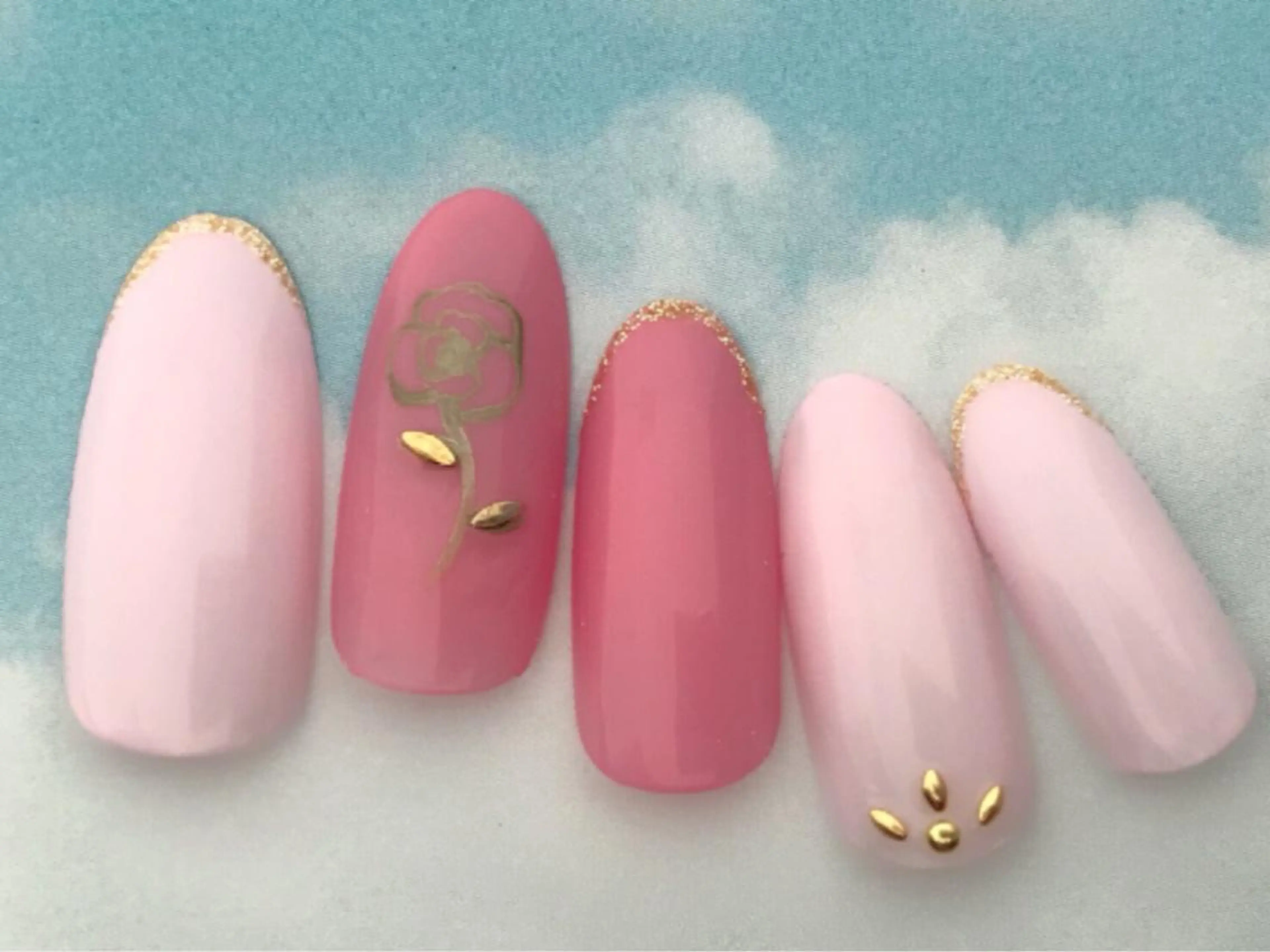 ネイル ストーンネイル Verest 西荻窪のネイルデザイン