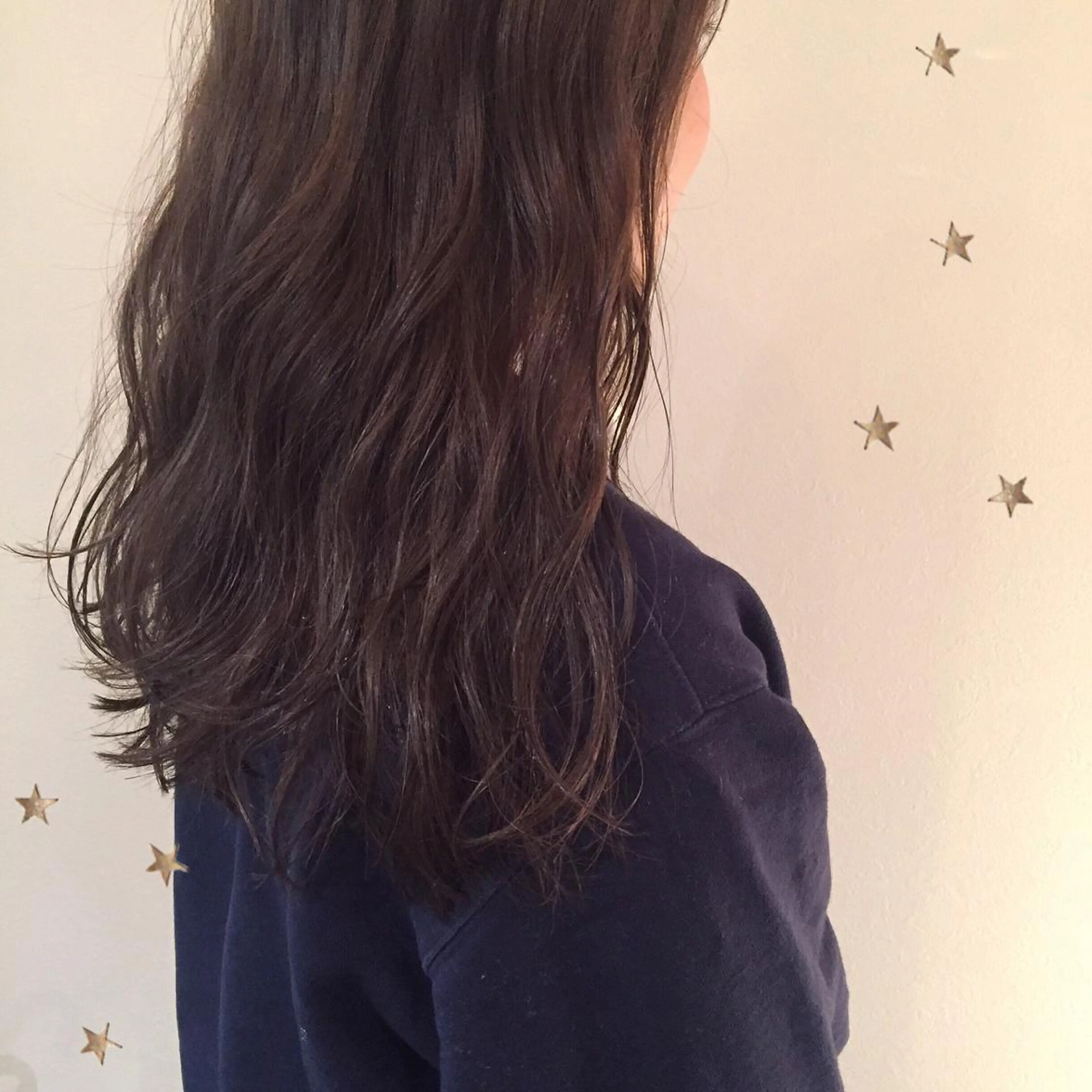 ロング アッシュ 市川 千夏のヘアスタイル