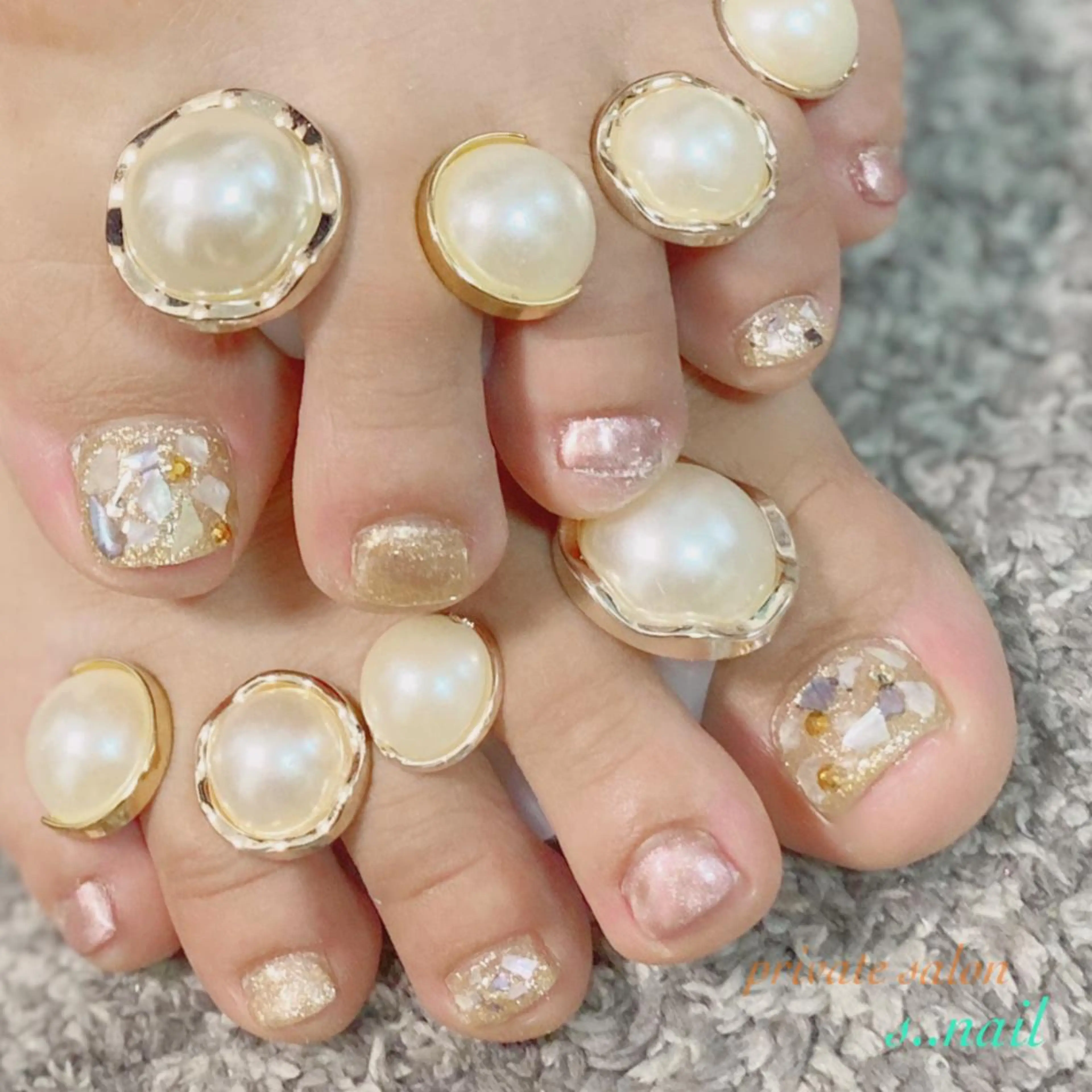 ネイル フットネイル キラキラネイル ハンドネイル フットネイル s..nail / MORITAのネイルデザイン