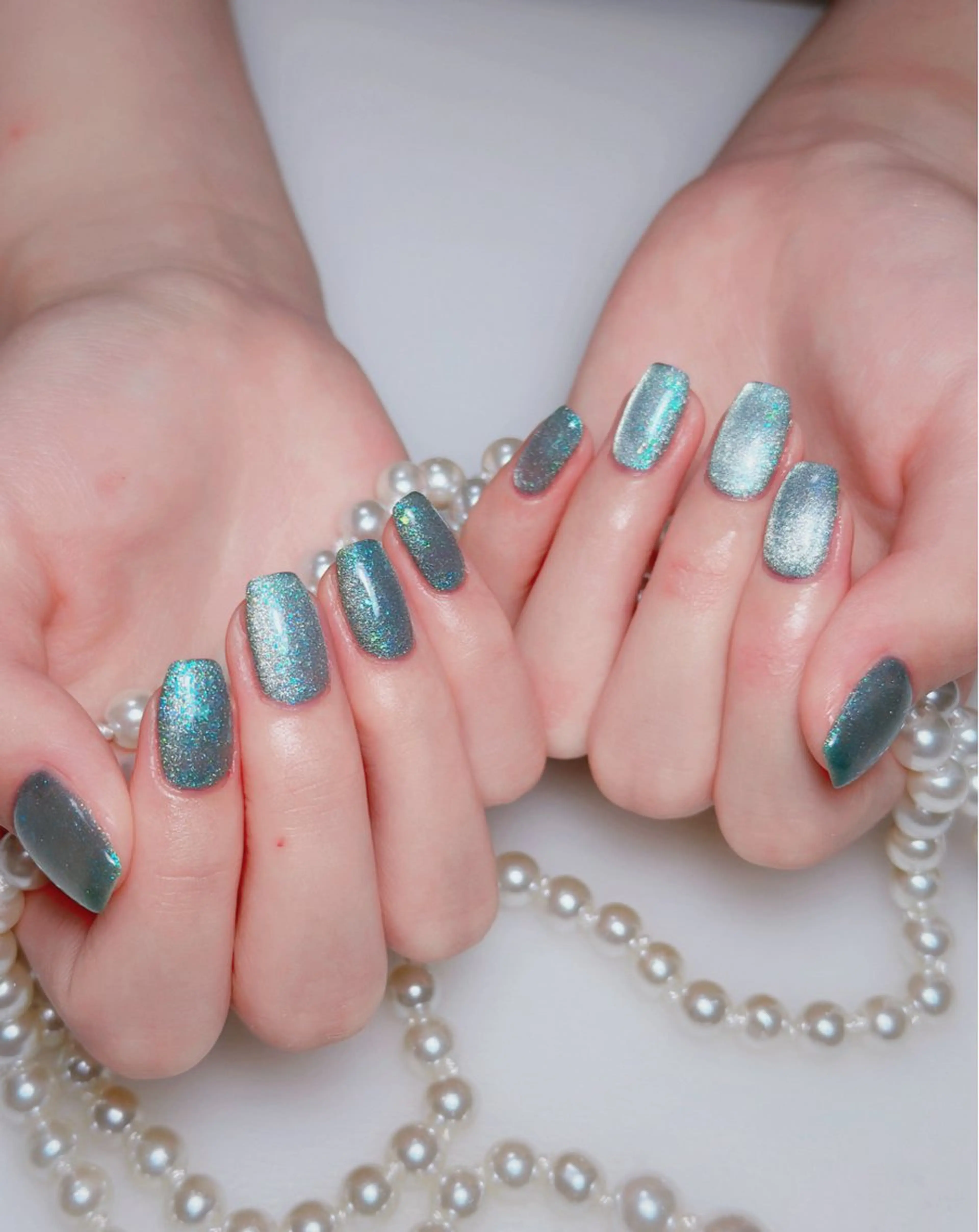 ネイル オーロラネイル 長さ出し フットネイル ラメ(グリッター) ラメグラデーション ハンドネイル 👍thumbs up nail👍のネイルデザイン