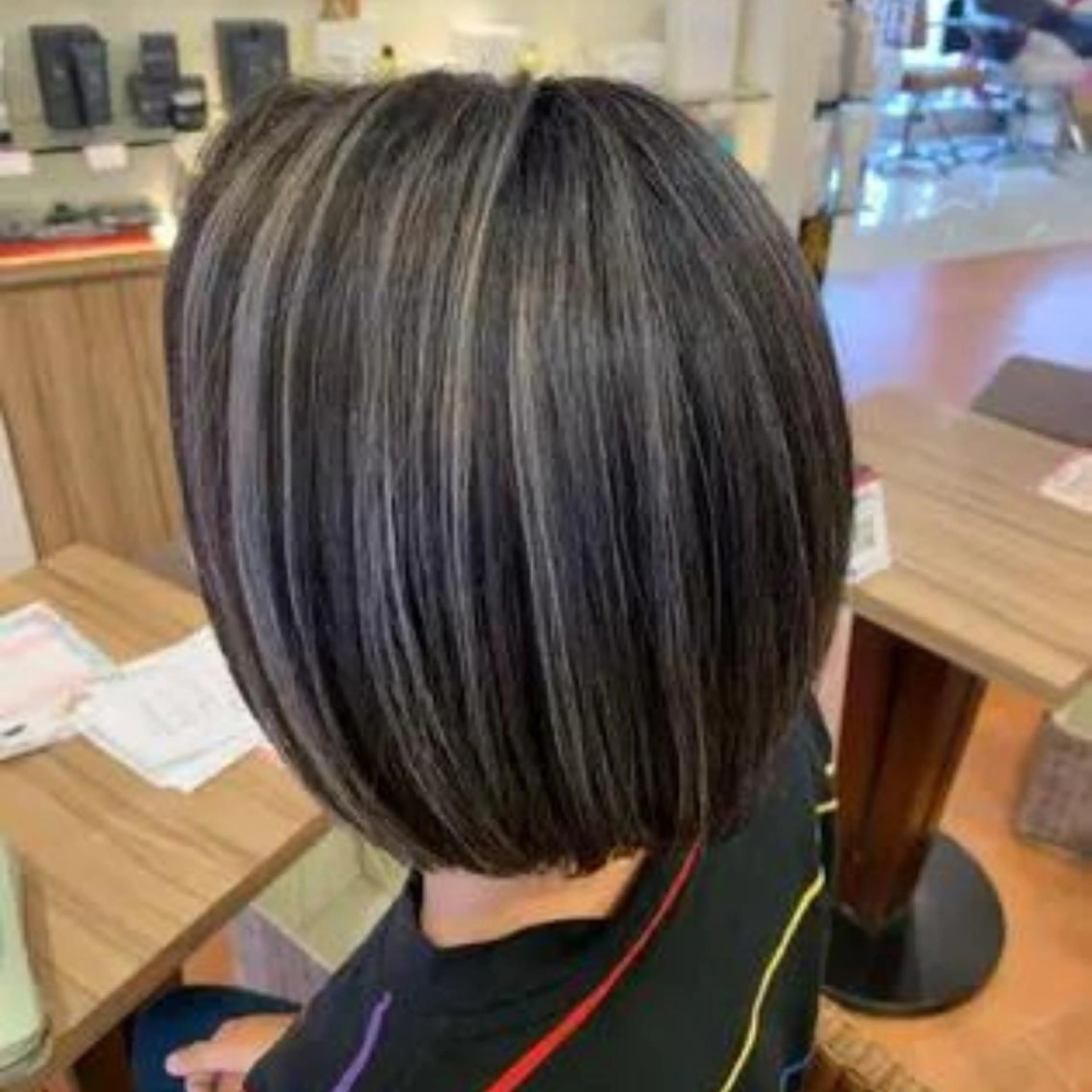 ミディアム カラー ブリーチ ハイライトカラー ハイライト カラー専門美容師🫧 舘田千乃🫧のヘアスタイル