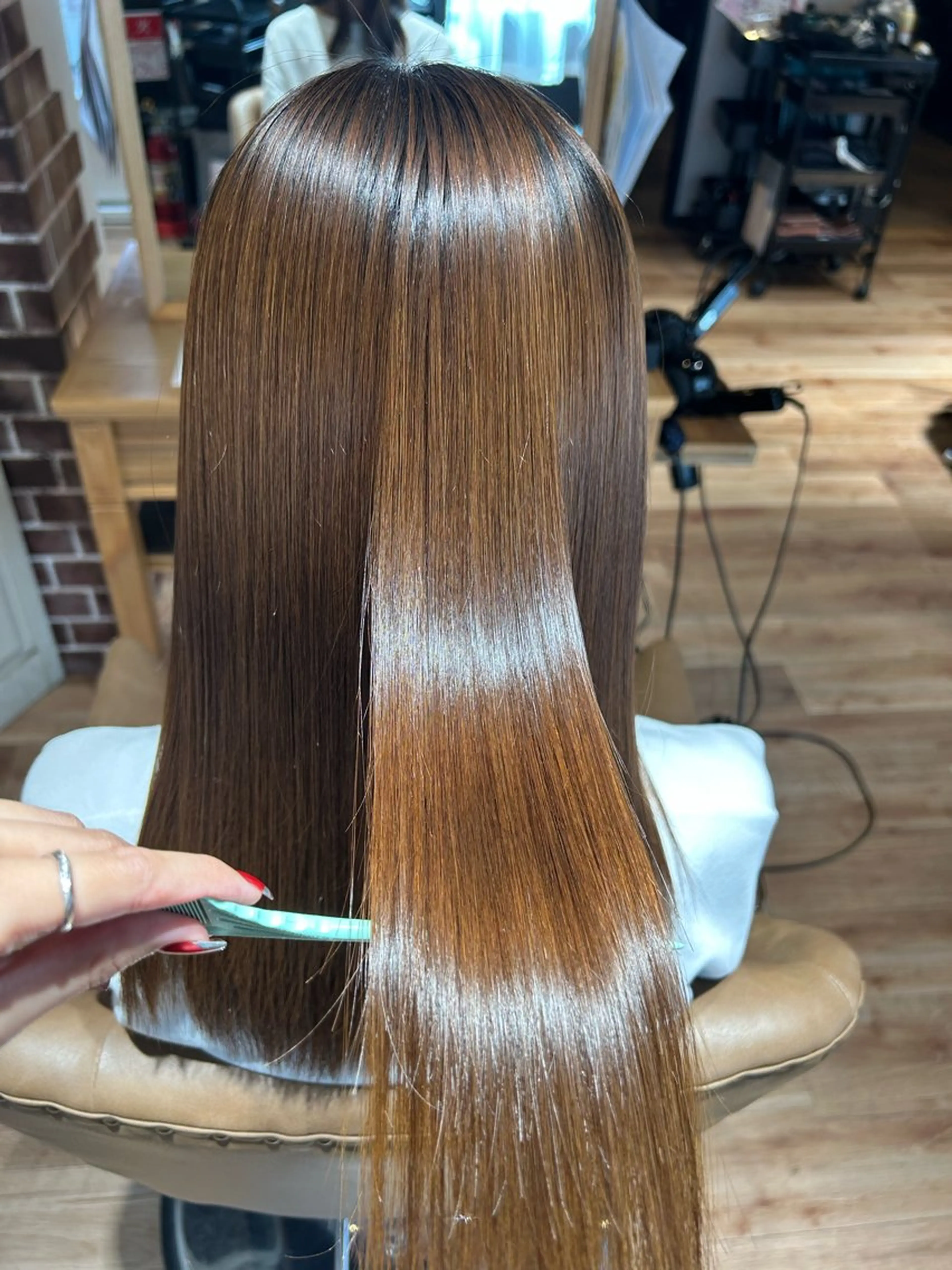 セミロング 巽 愛夏のヘアスタイル