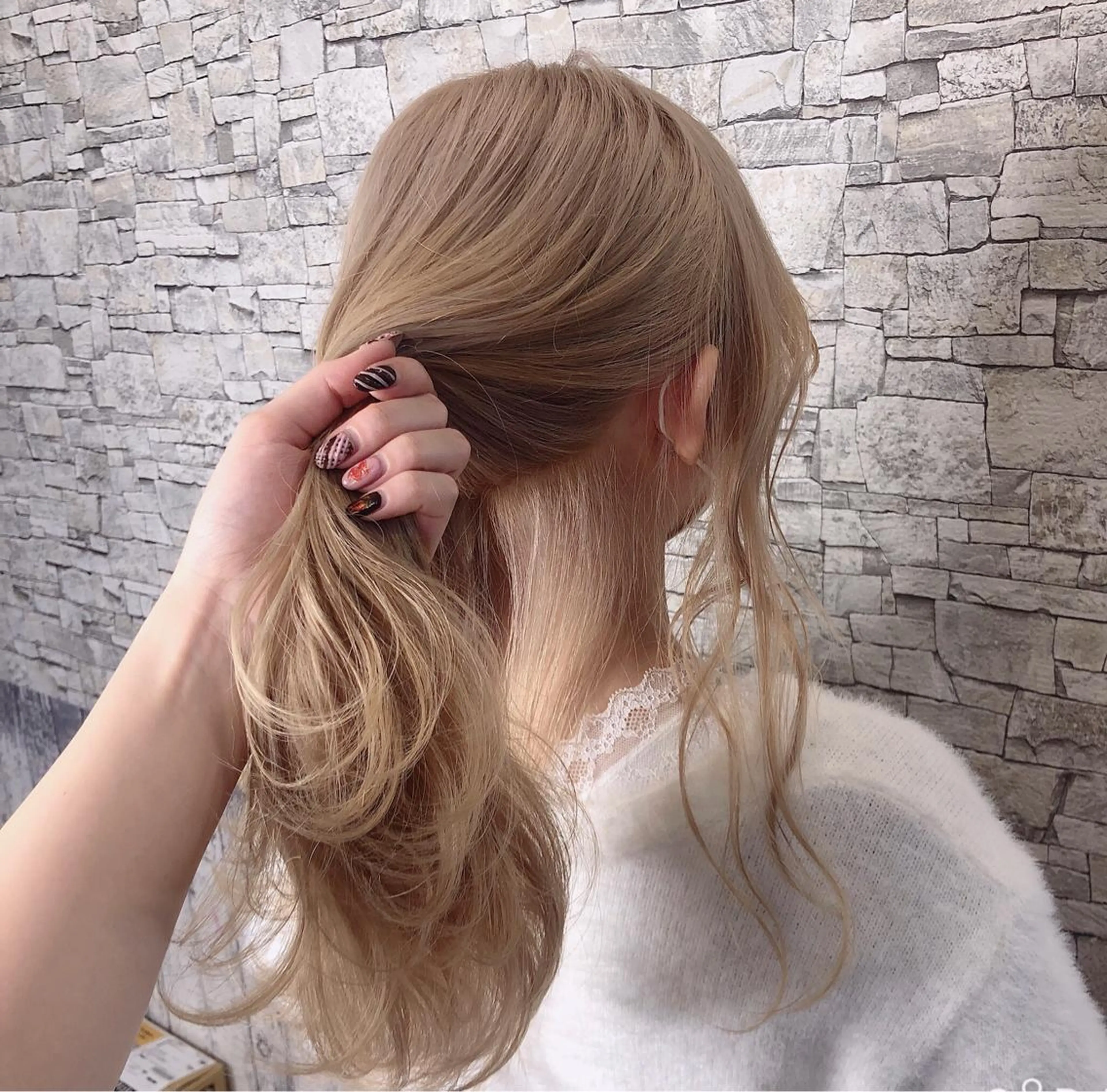 ロング 🪄🫧ハイトーン/ 乙津茜🐰L'wisのヘアスタイル