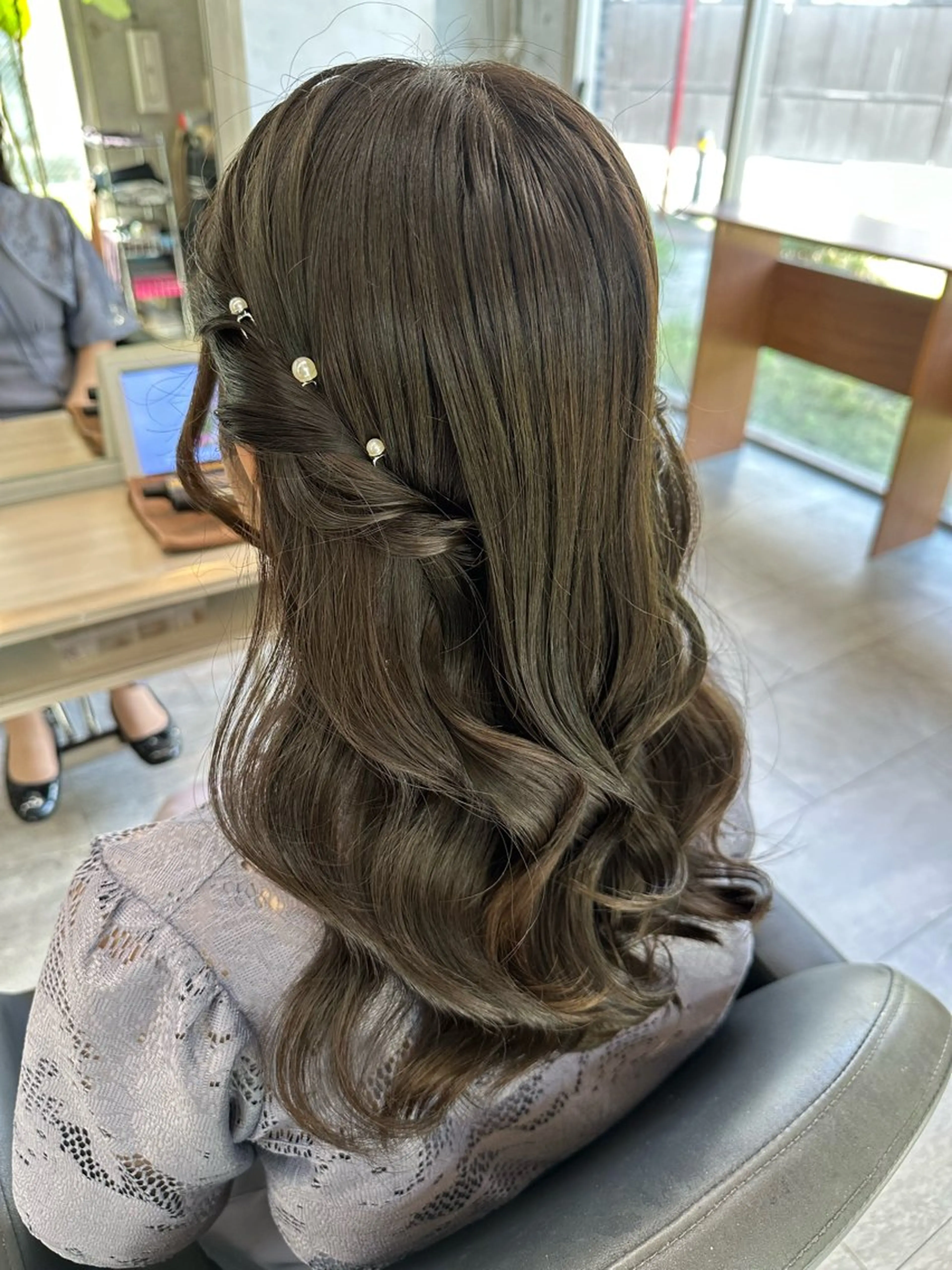 ロング ヘアアレンジ 女性に人気♪ はやしほのかのヘアスタイル