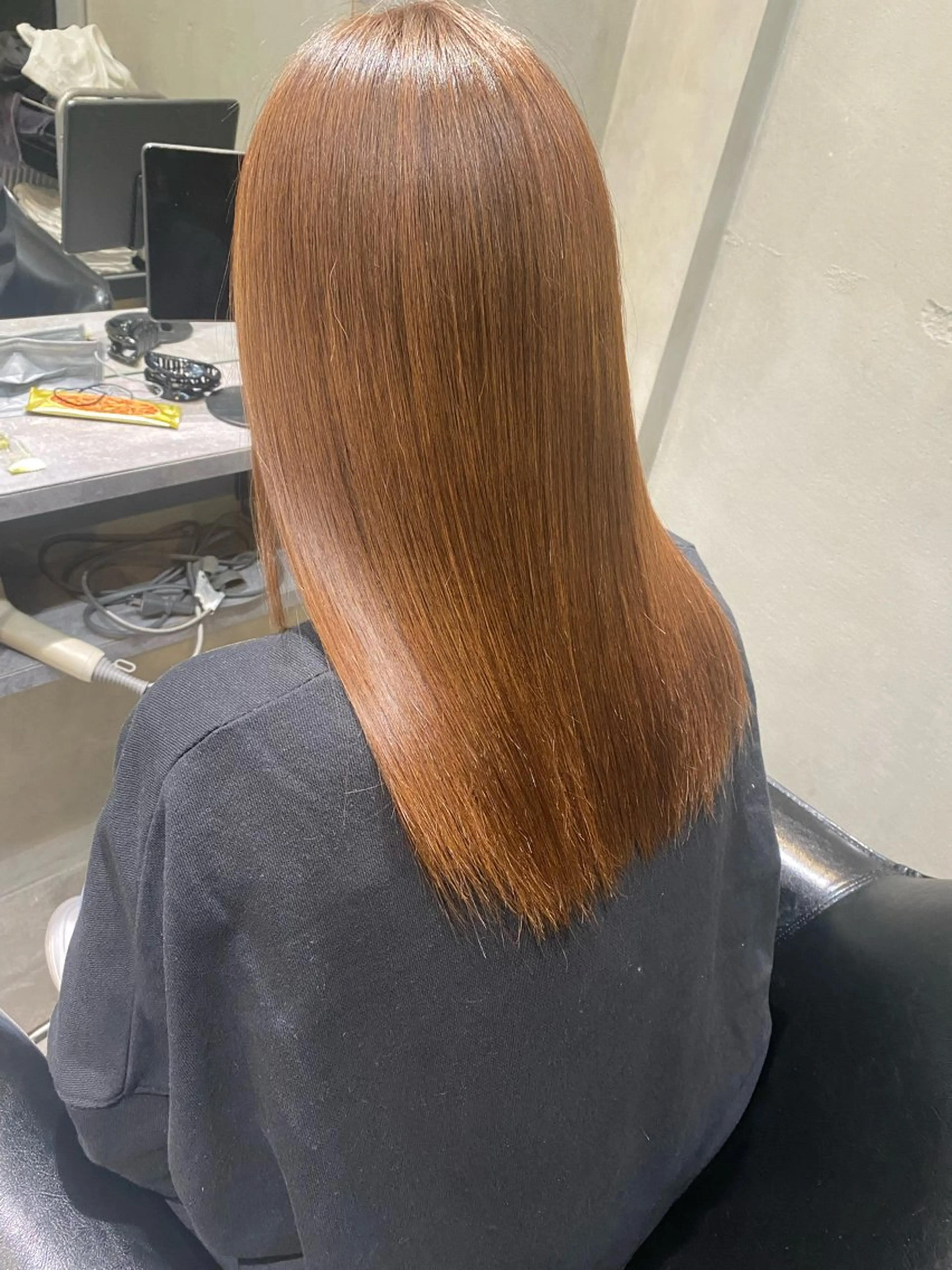カラー ブリーチ ブリーチなしカラー 穐田 航のヘアスタイル