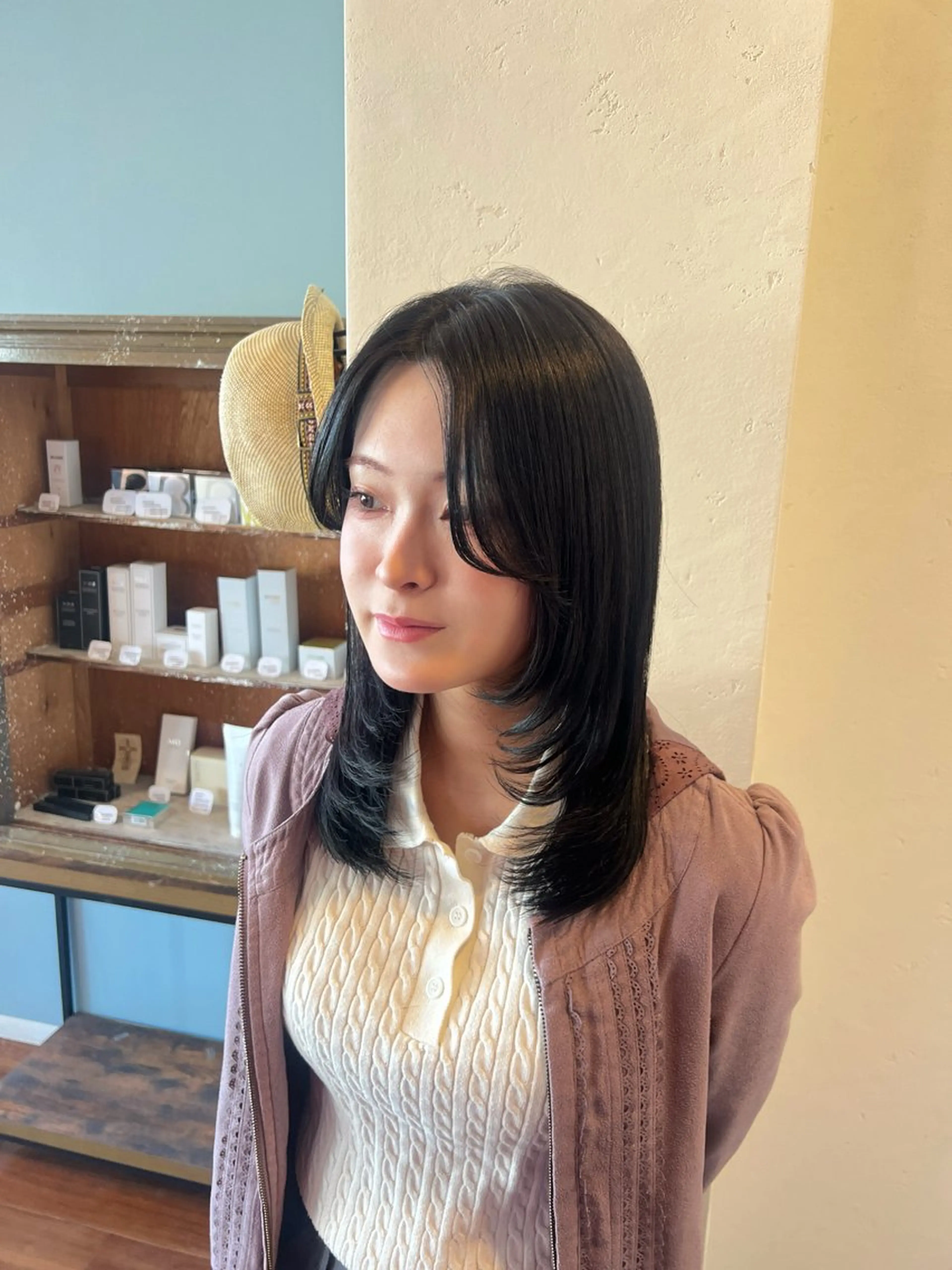 ミディアム レイヤーカット 水田 芹七のヘアスタイル