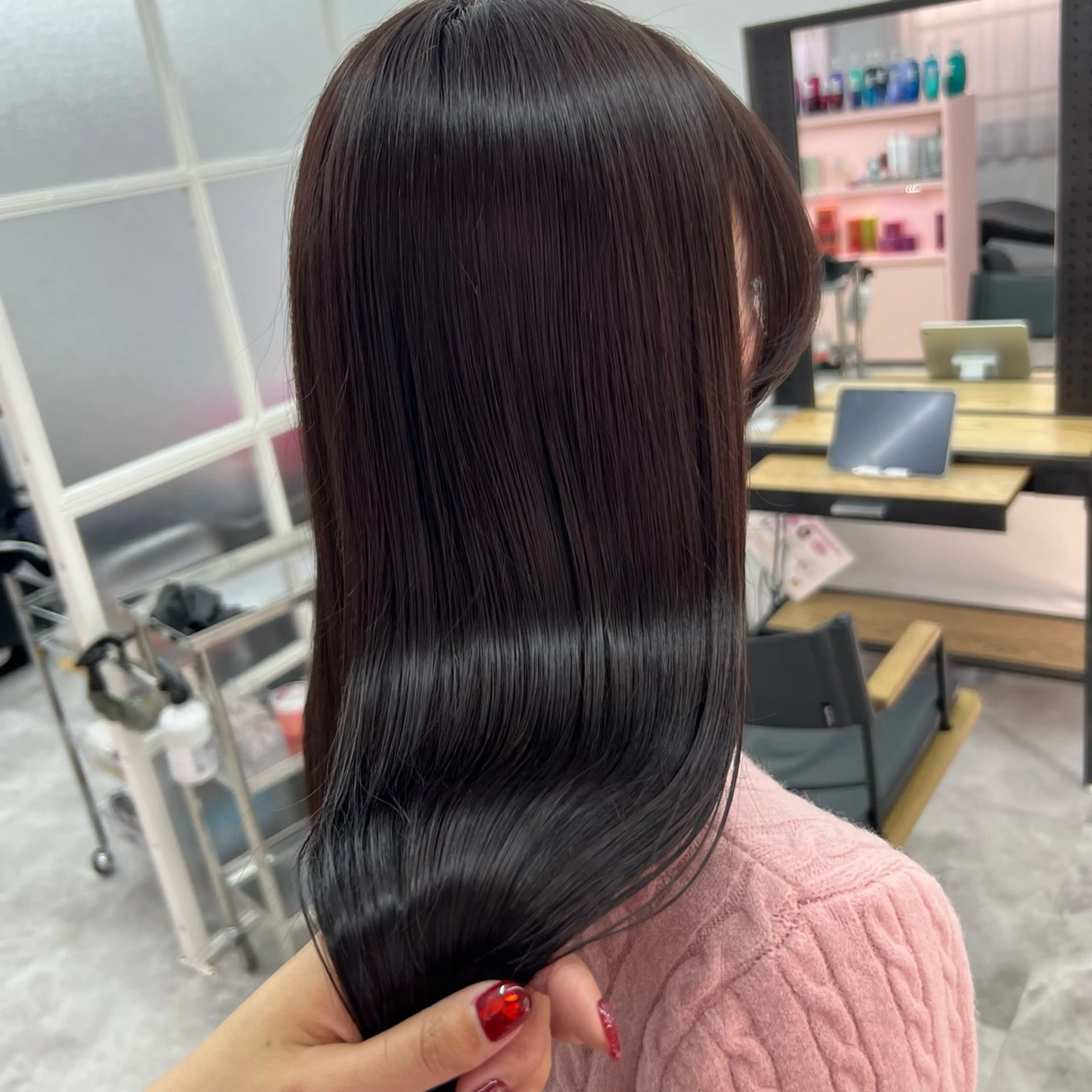 セミロング ヘアカラー 岸下 理緒のヘアスタイル
