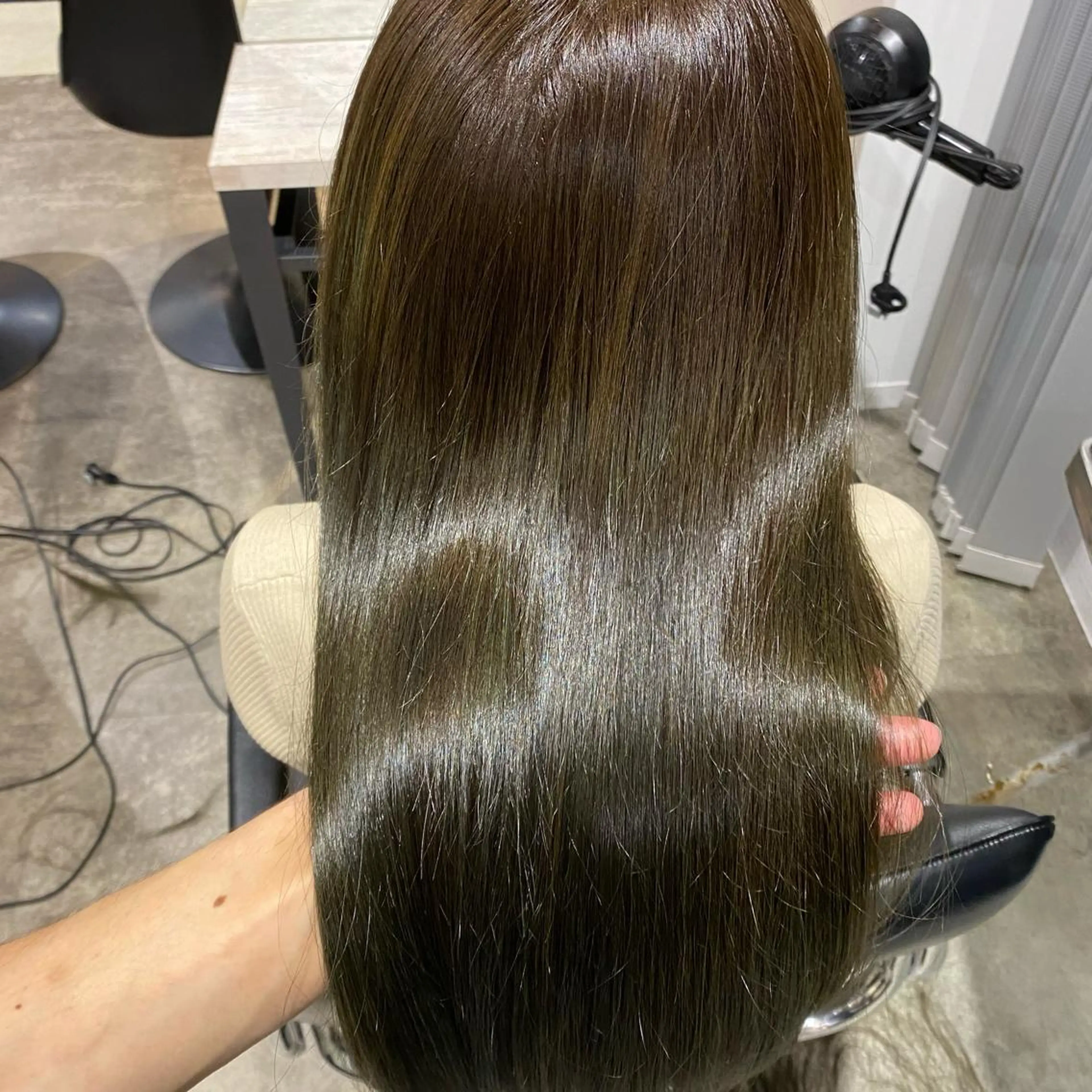 ロング カラー グレージュ オリーブグレージュ オリーブグレー トリートメント 増子 祐太朗のヘアスタイル