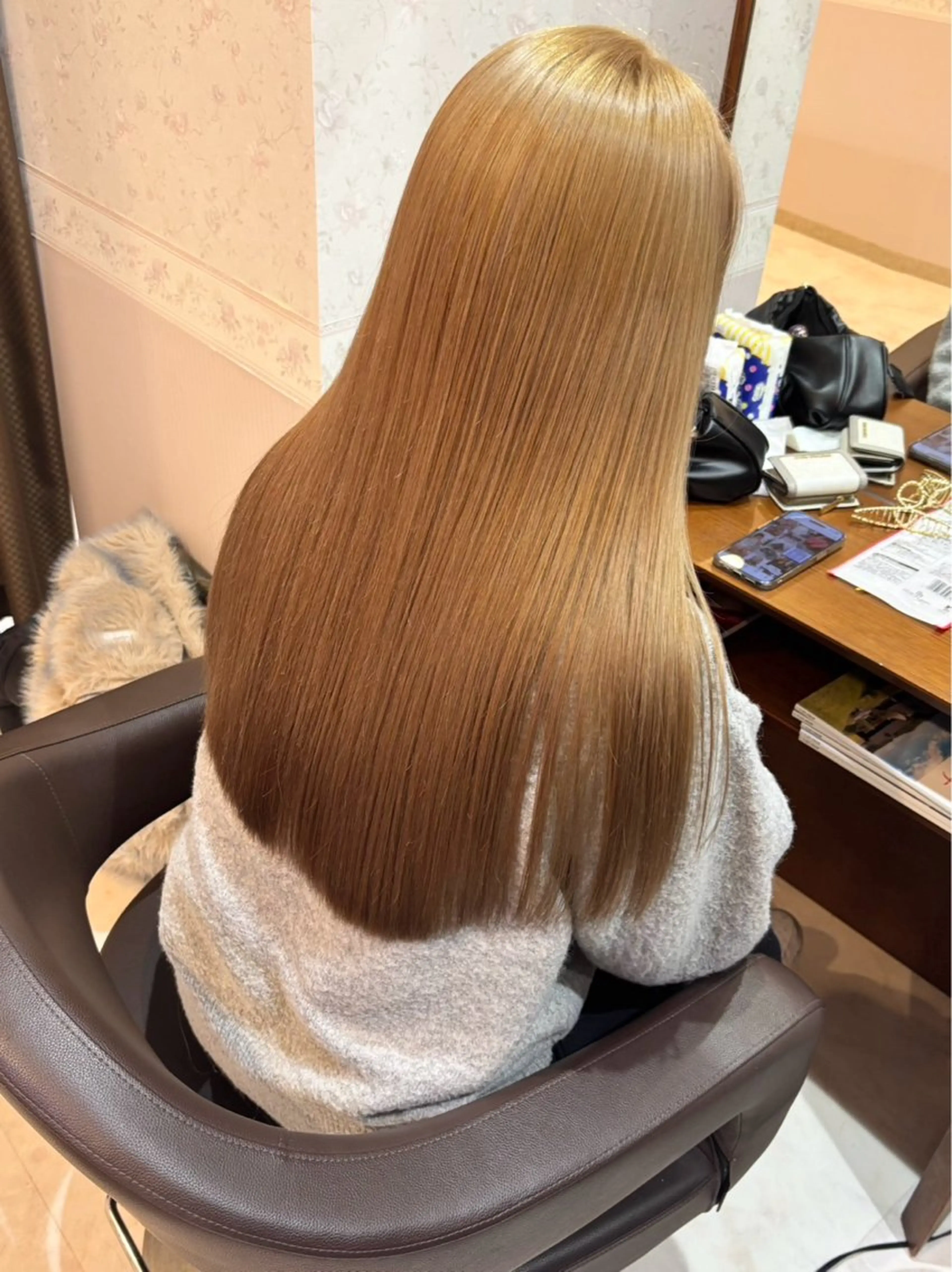 ミディアム カラー ベージュカラー ブリーチ 透明感カラー ダブルカラー グレージュ ヘアカラー ハイトーン ブリーチ azu/中庄駅前店のヘアスタイル