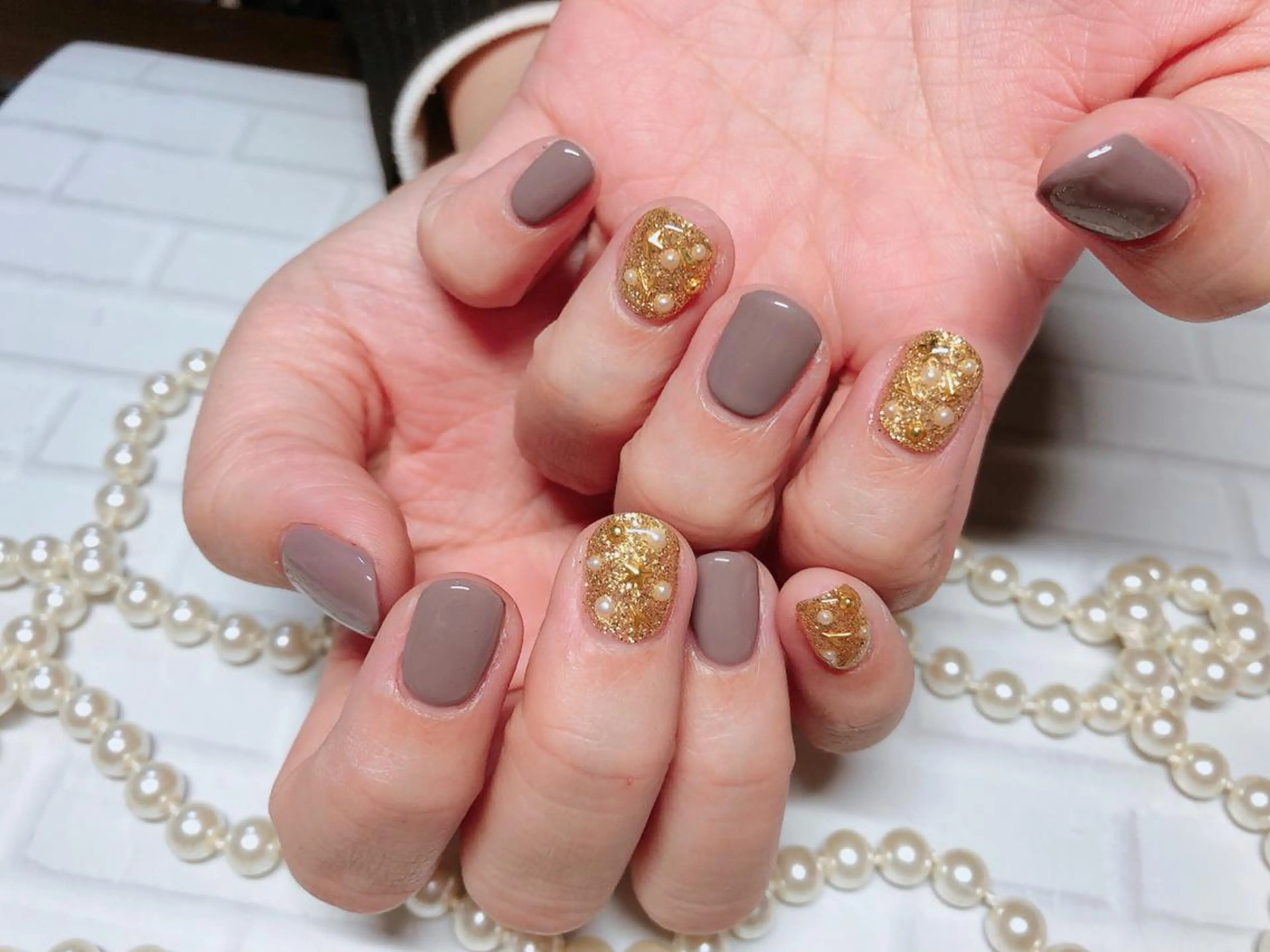ネイル ゴールド シンプルネイル ハンドネイル ハンドケア ネイルサロン HARRYS所属・ネイル・脱毛サロン HARRYSのエステ・リラクイメージ