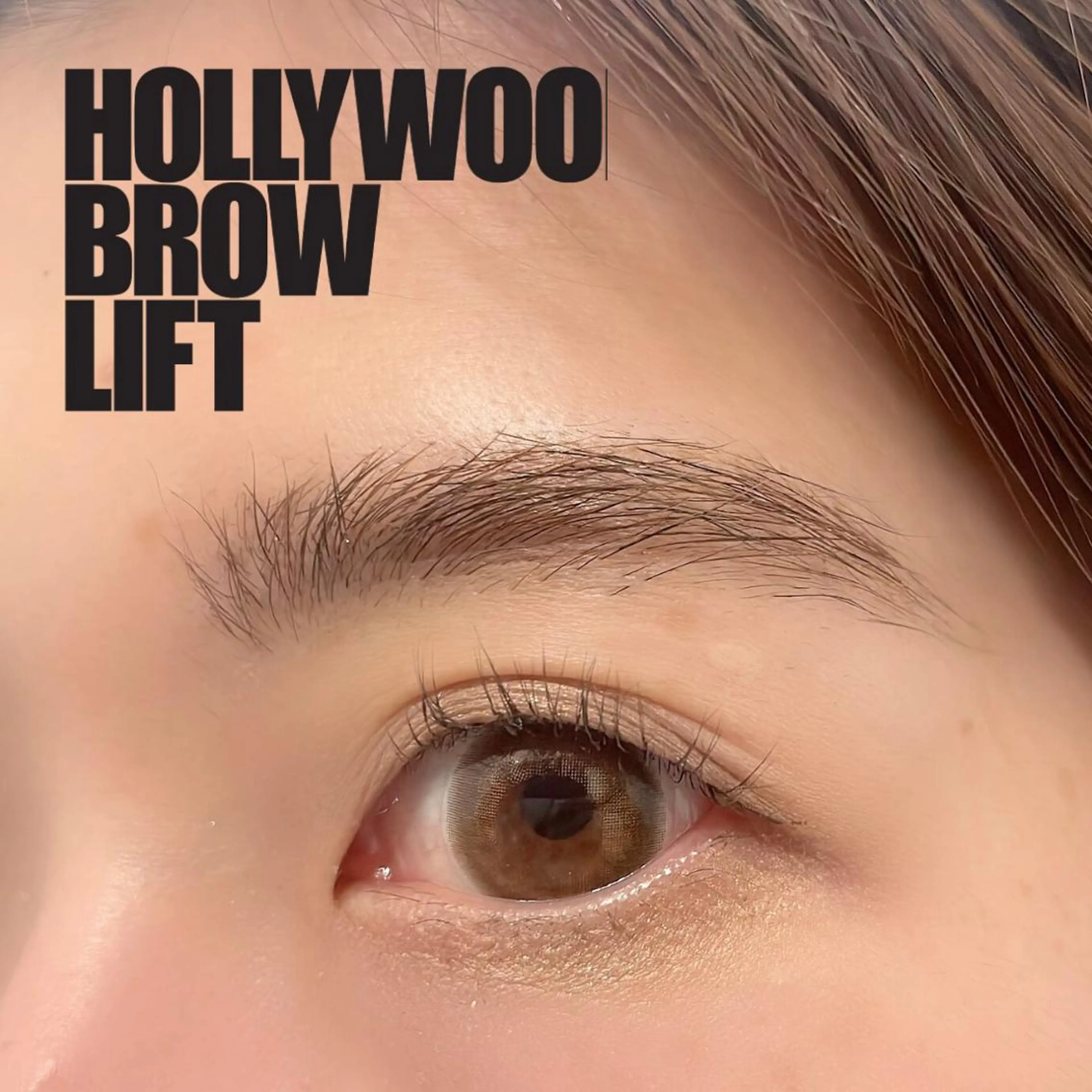 アイブロウ ハリウッドブロウリフト ayaka .のネイルデザイン