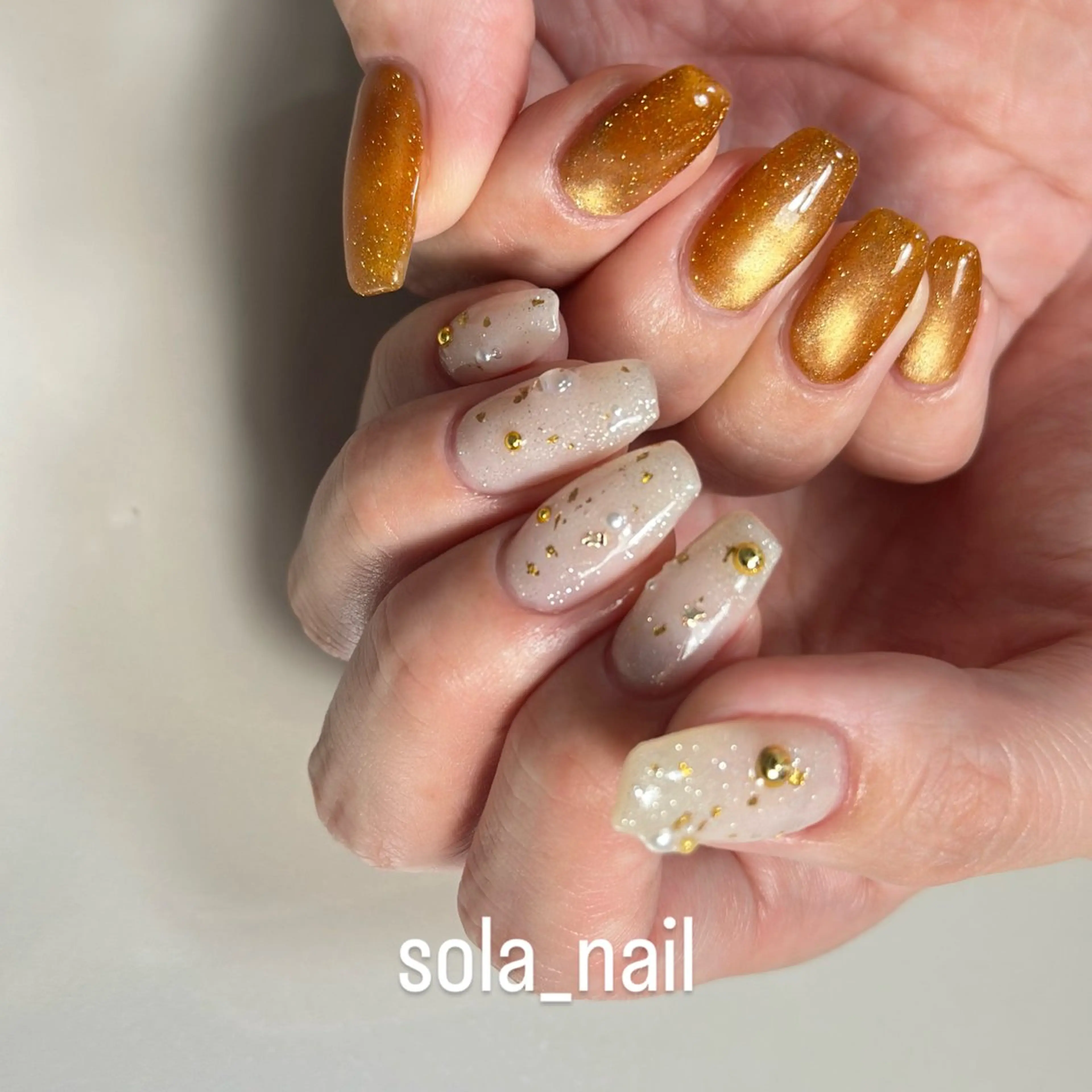ネイル ブラウン ガーリー ゴールド ラメ(グリッター) マグネットネイル sola nailのネイルデザイン