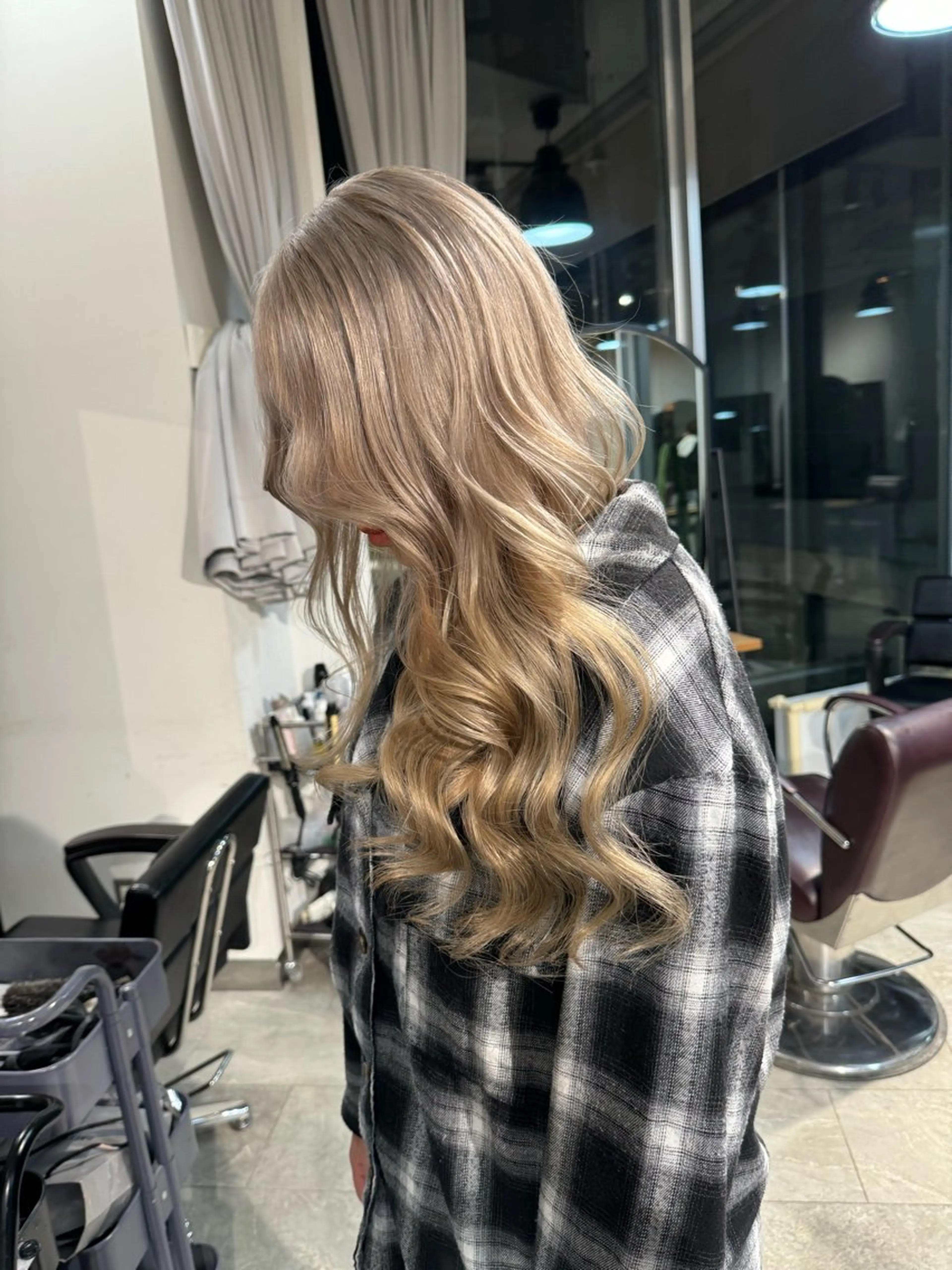 ロング カラー カット ヘアカラー トリートメント ヘアセット 💜ハイトーン💛 マジカルかいちゃんのヘアスタイル