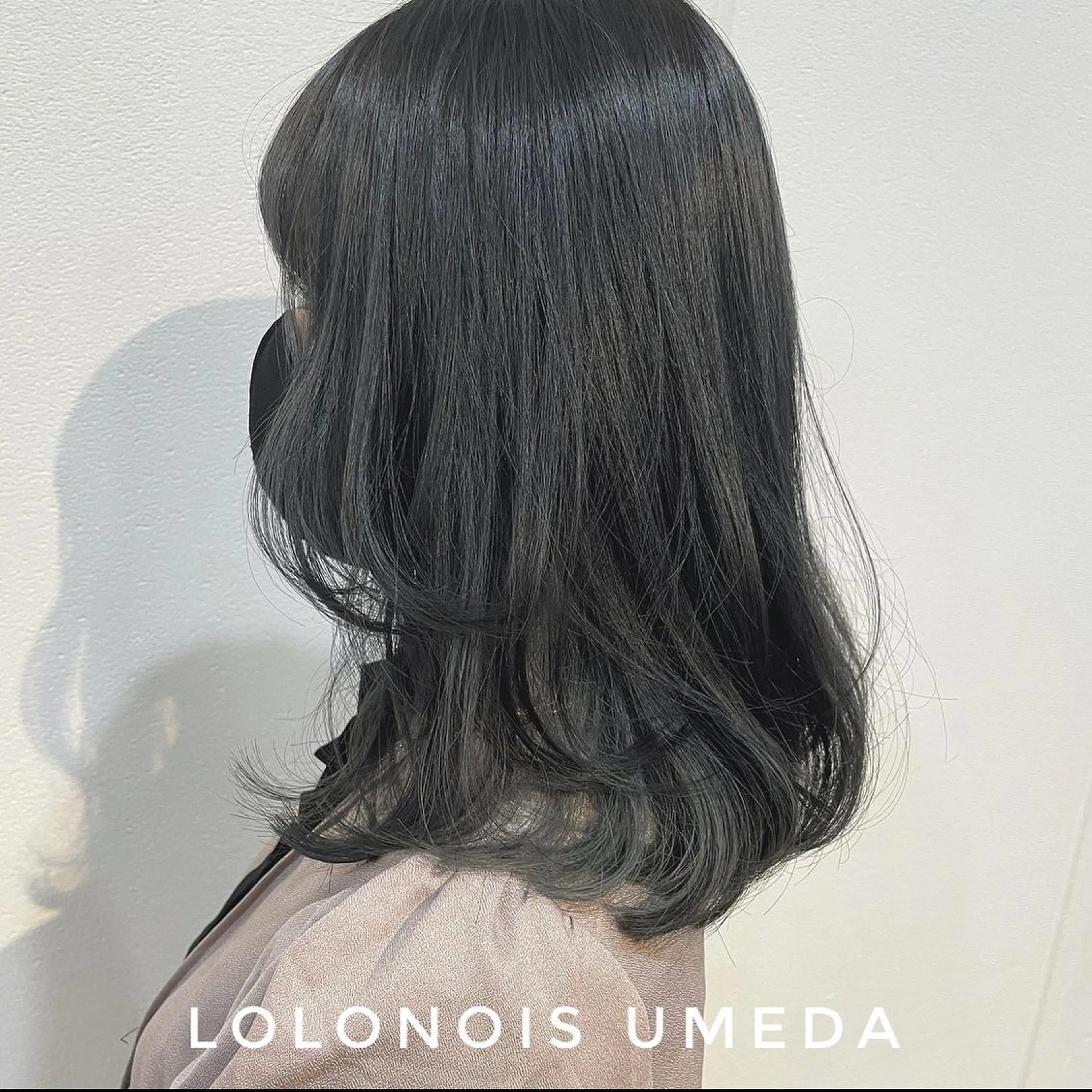 セミロング カラー アッシュ アッシュグレー インナーカラー Lolonois梅田 /Okazaki:)のヘアスタイル