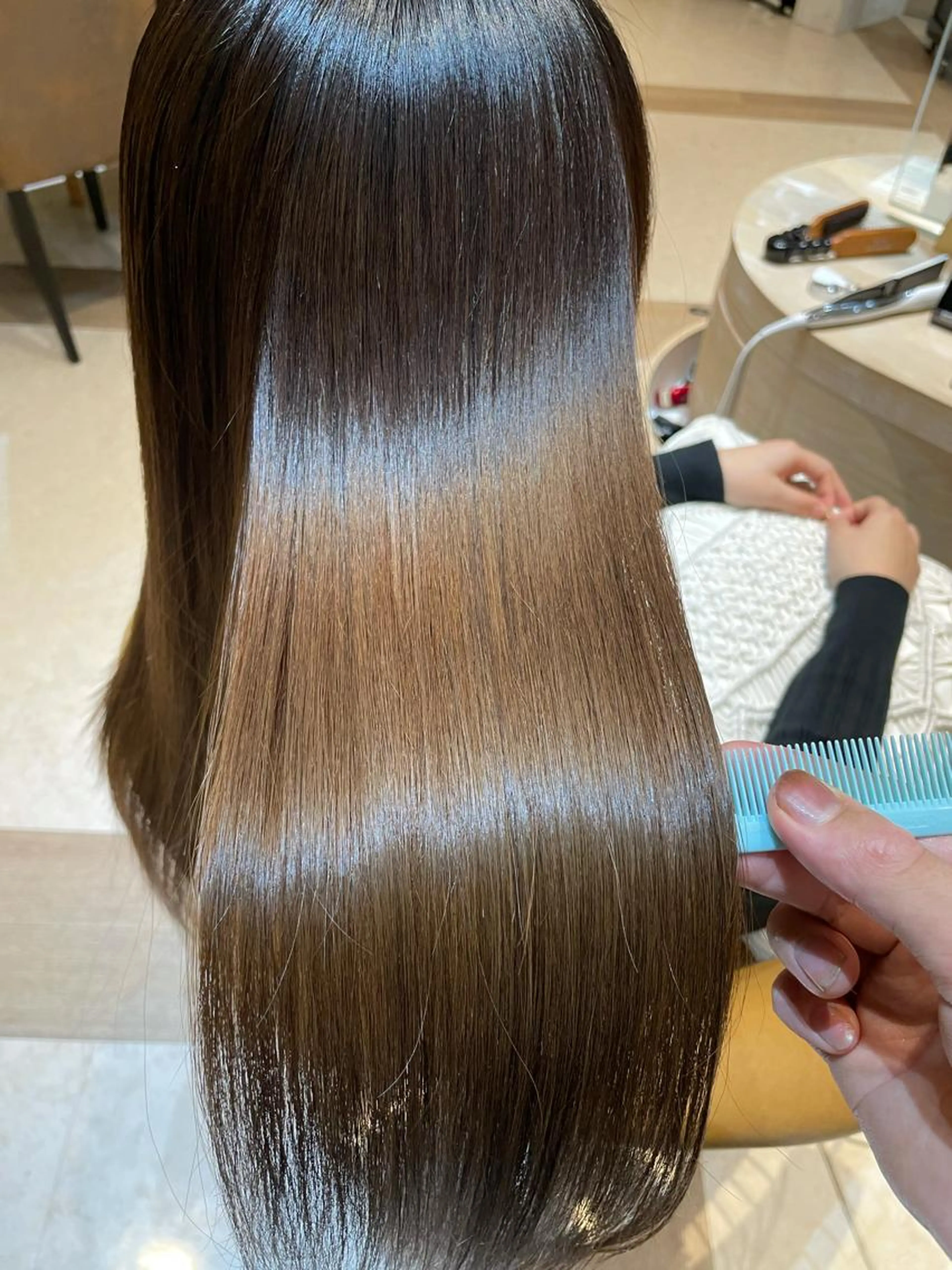 新・究極の髪質改善ストレート😍【髪の癖毛を解消するシルキーエステ😍】＋小顔似合わせカット＋潤いあるトリートメント🥰の写真