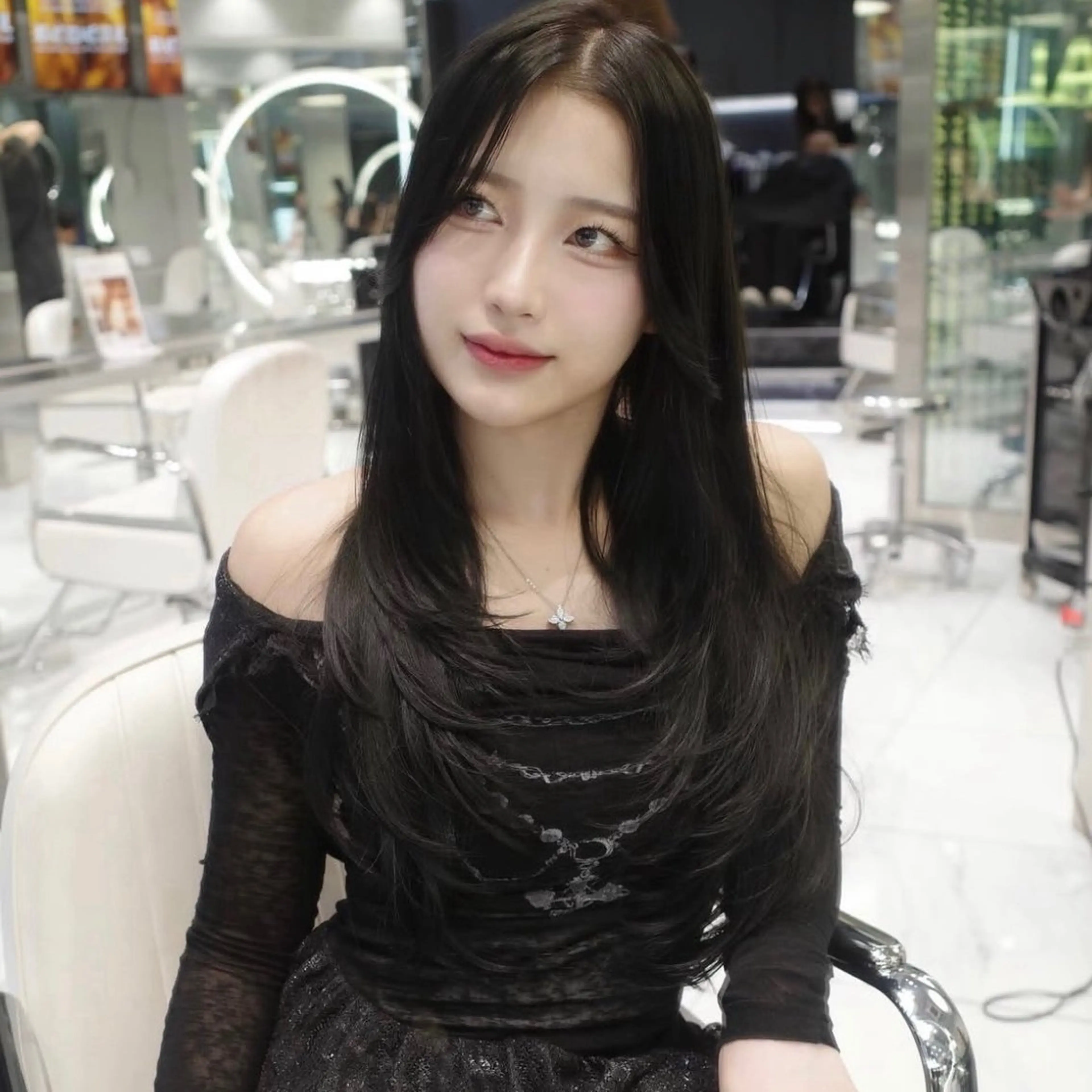ロング くびれヘア 顔周りカット ハイレイヤー 韓国風ヘア レイヤーカット カット ヘアカラー Nao/ 大宮/レイヤーカットのヘアスタイル