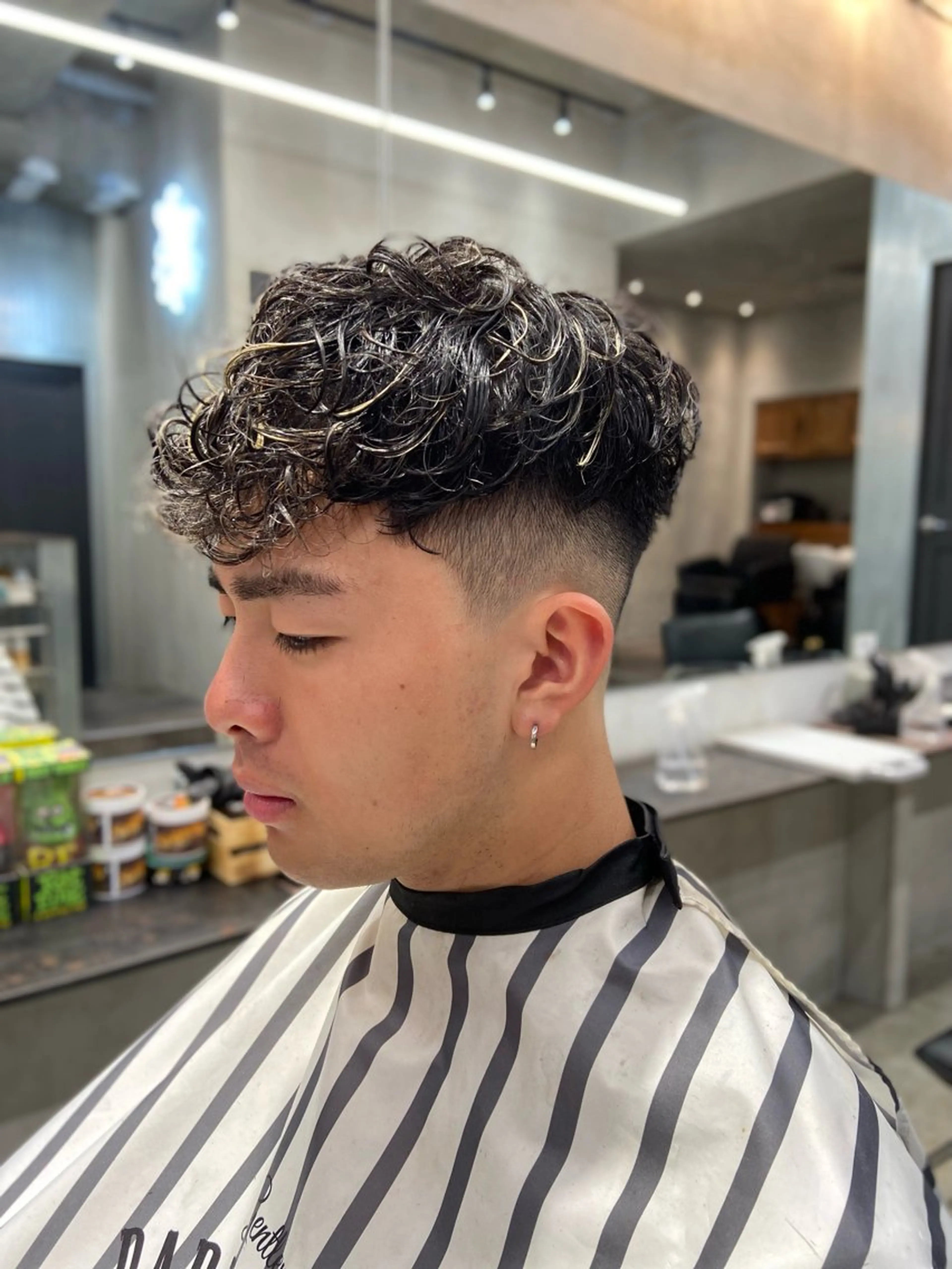 ショート パーマ メンズ センターパート フェードカット マッシュ メンズパーマ メンズショート カット パーマ 💈圧倒的メンズ特化 DAITO💈のヘアスタイル