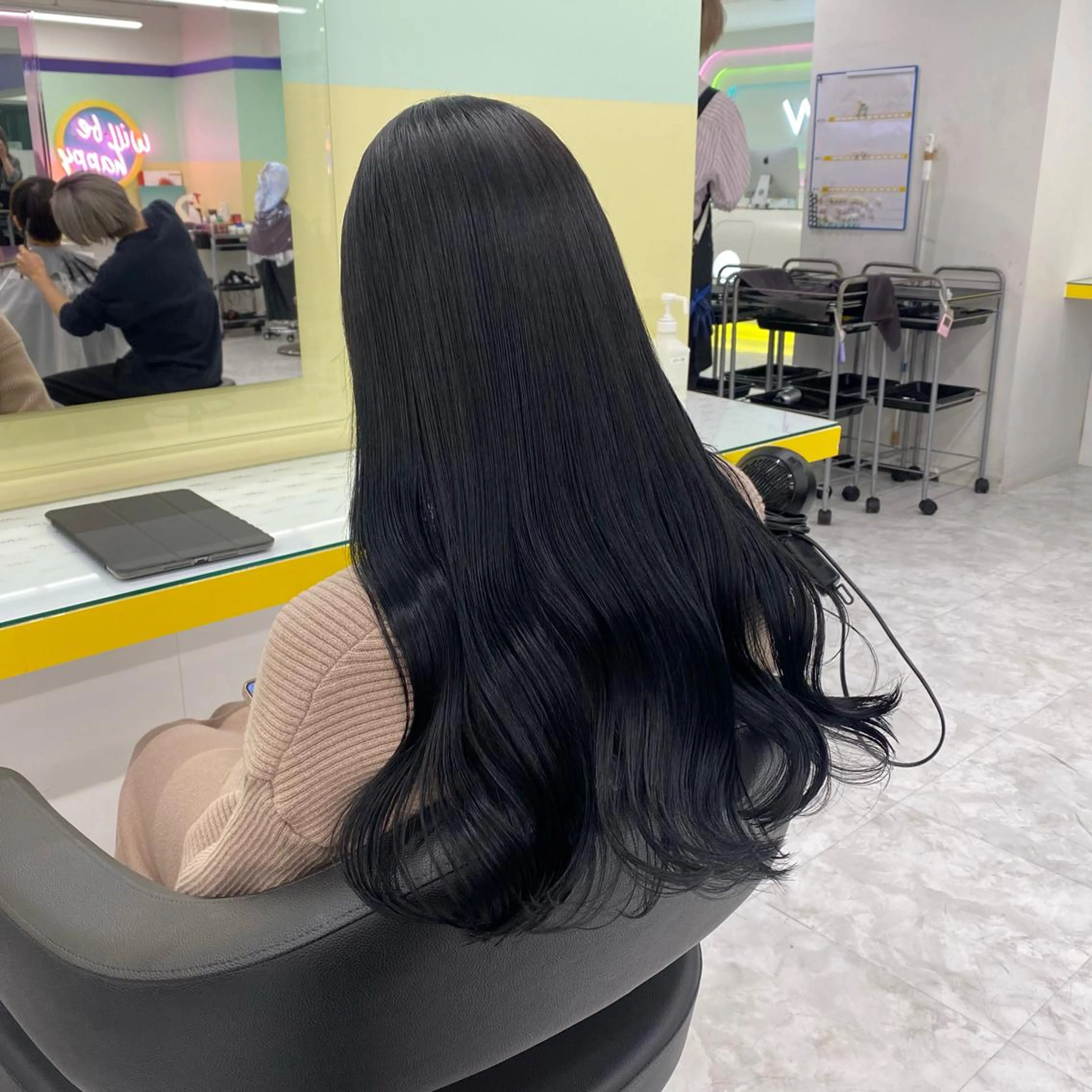 セミロング カラー ヘアアレンジ ヘアカラー トリートメント mai🍑暖色カラー /レイヤー💖のヘアスタイル