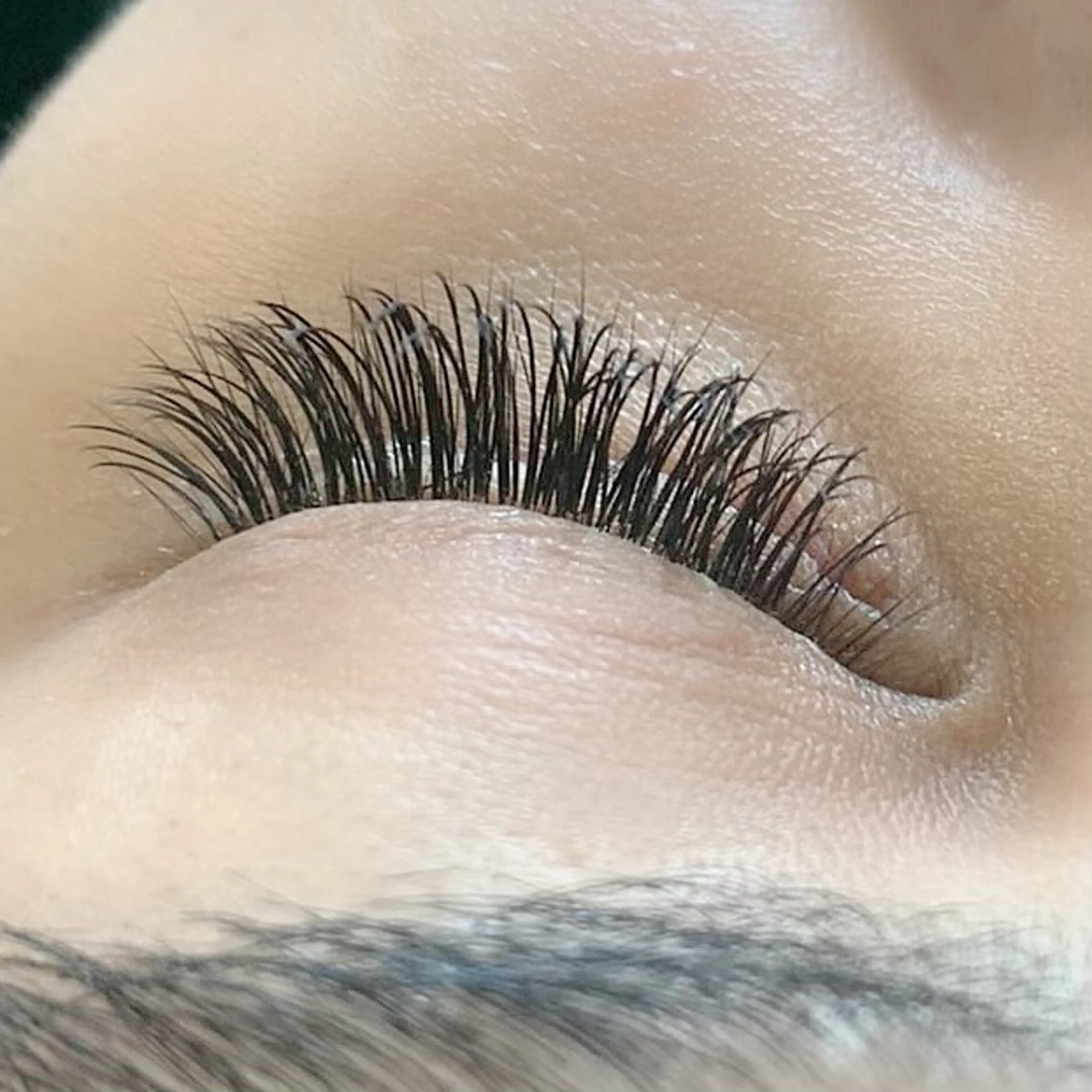 持続力1.5​〜​2倍🤍LEDマツエク80本🤍フラットラッシュJ,B,C,Dカール【ナチュラル】の写真