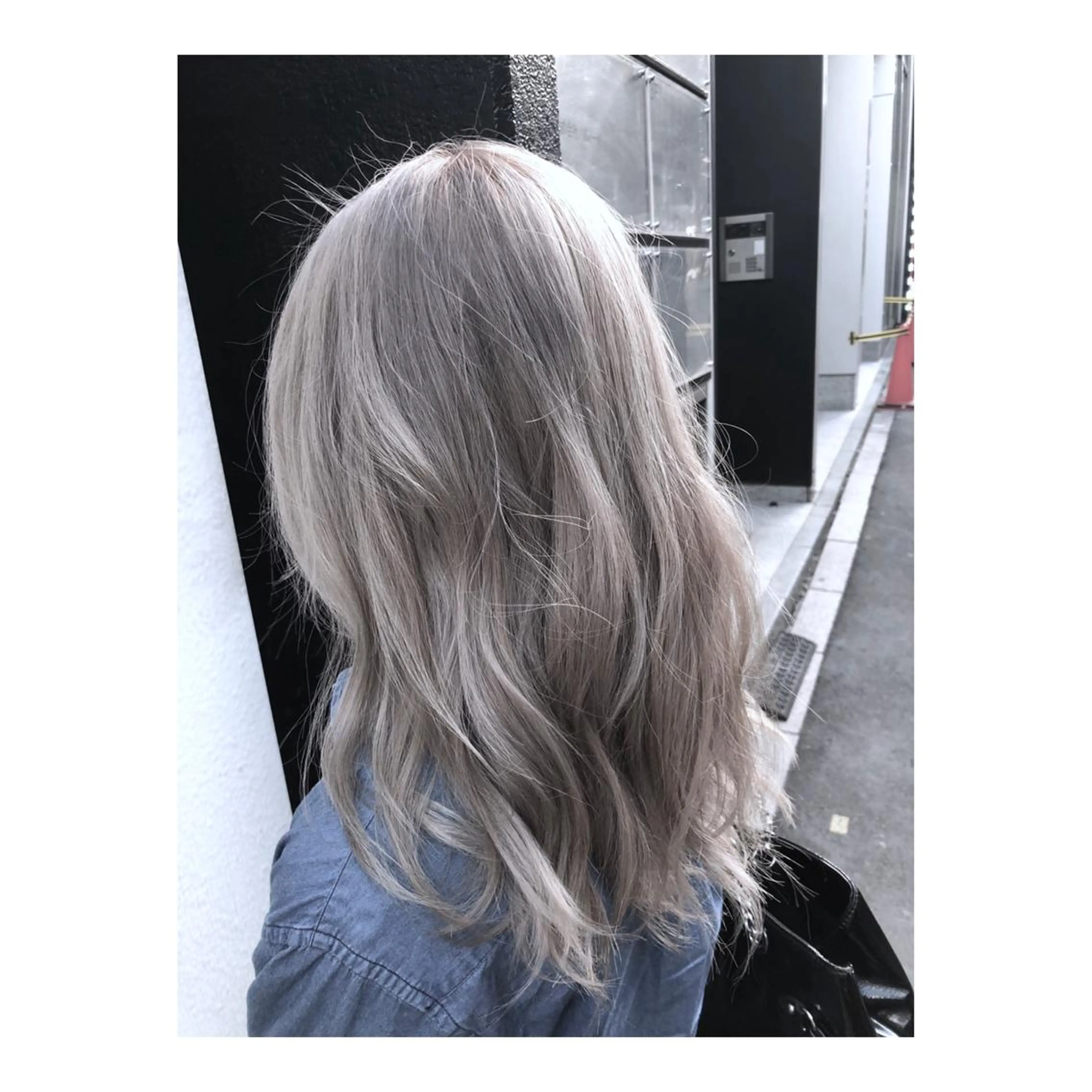 ロング カラー ブリーチ ブロンド ケアブリーチ ハイトーンカラー 100%髪質改善特化 TRUNSのヘアスタイル