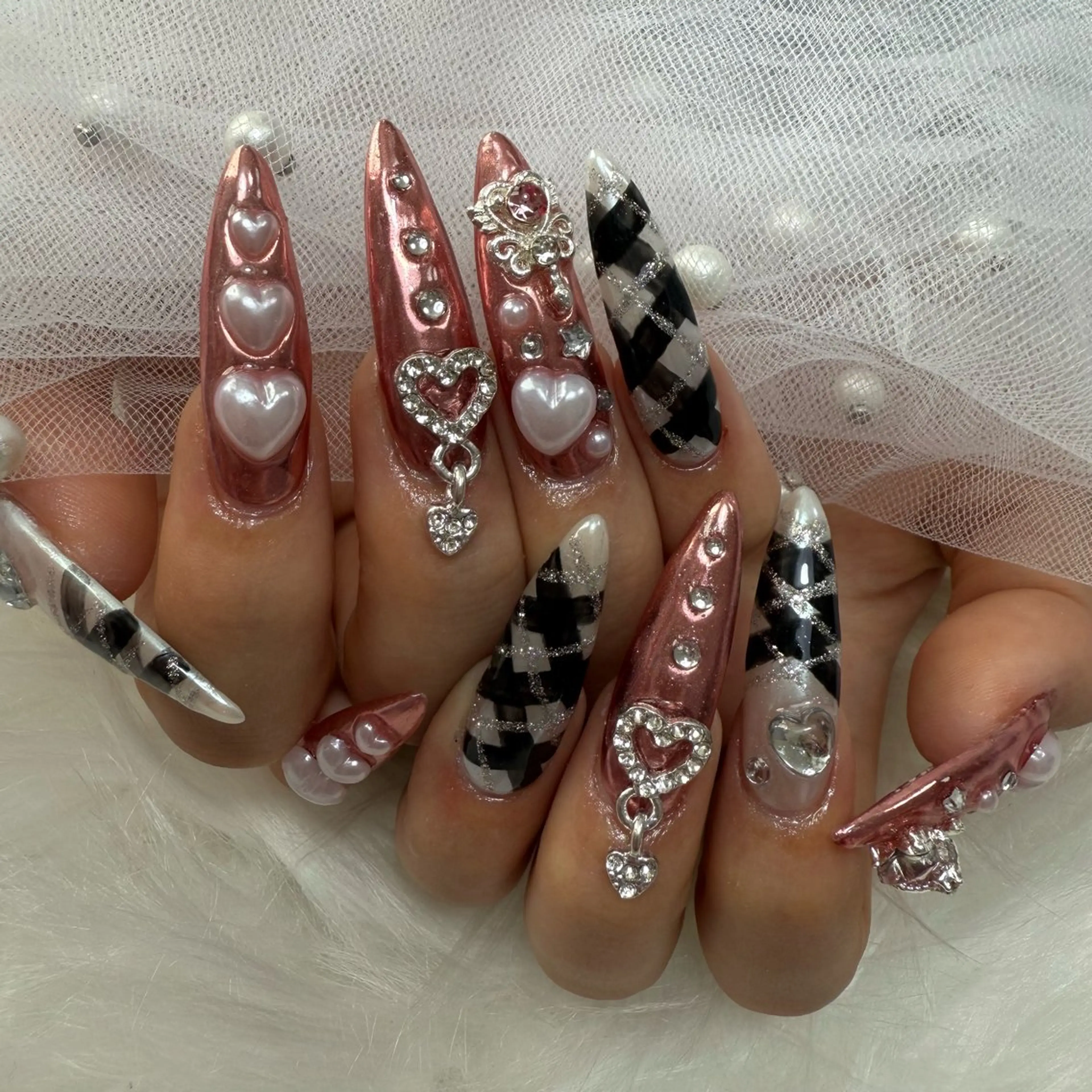 ネイル ミラーネイル ネイルチップ ハンドネイル L'ino nailのネイルデザイン