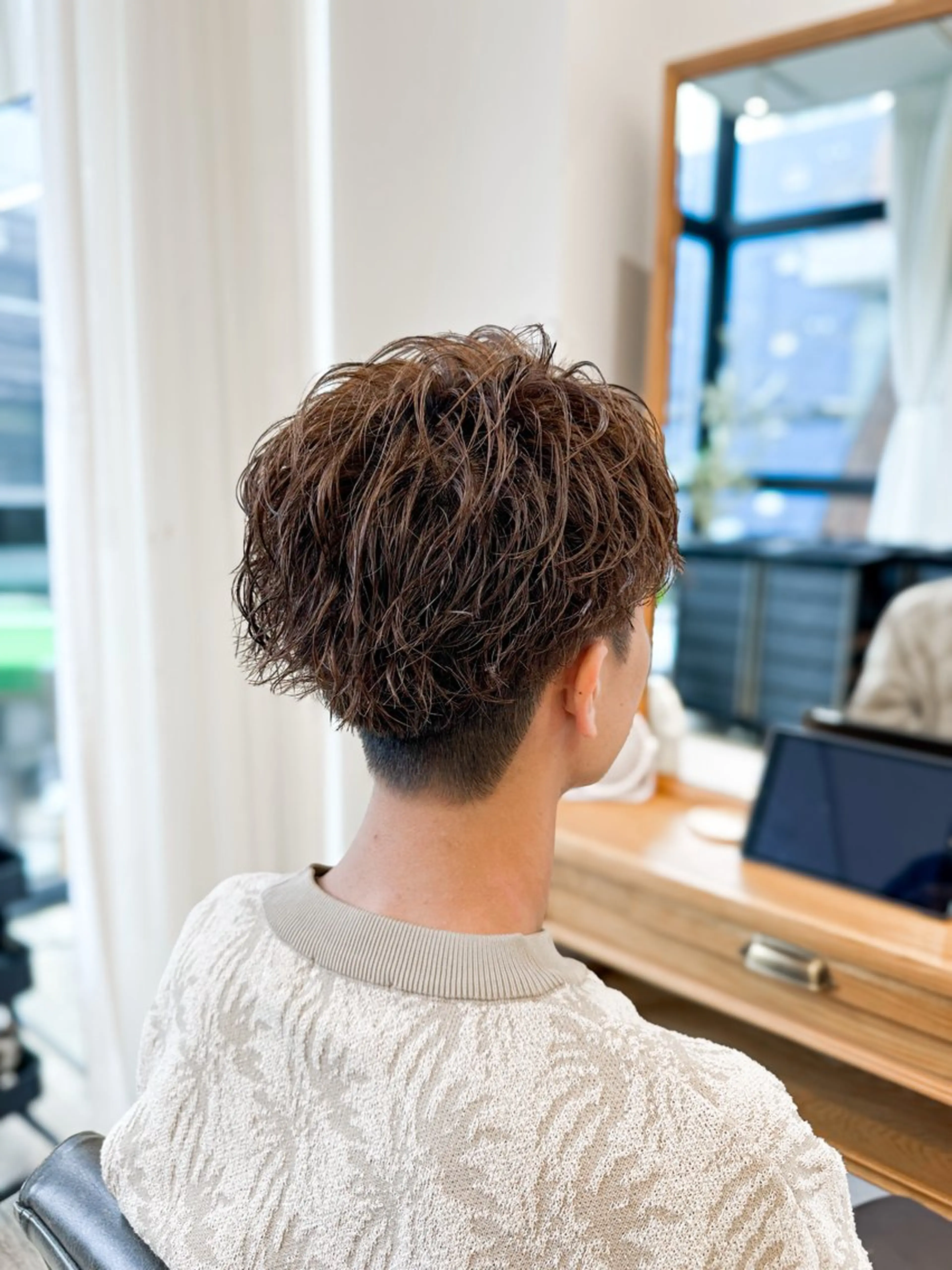 カラー パーマ メンズ センターパート メンズパーマ 透明感カラー スパイラルパーマ カット ヘアカラー パーマ say.所属・ブリーチカラー🔥 パーマ【佐々木凌平】のヘアスタイル