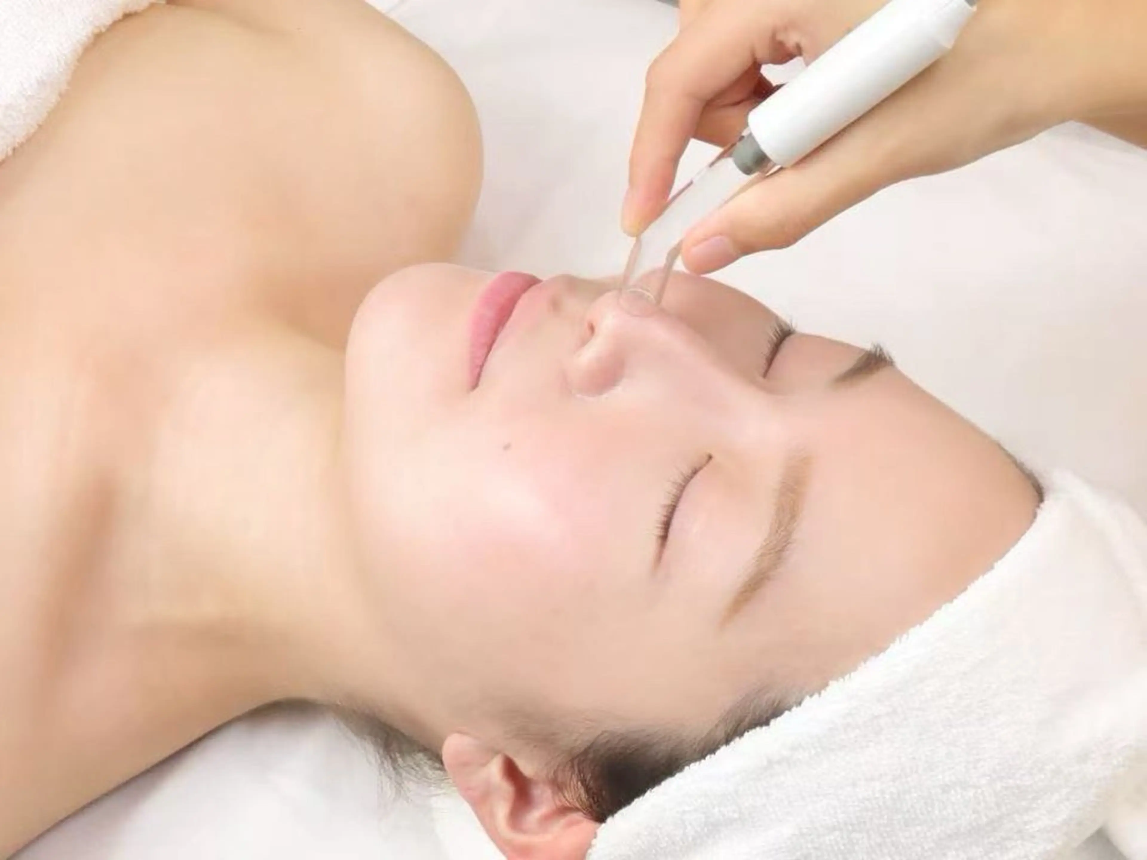 フェシャル★お試しモニター価額9350円 →5000円〇毛穴ケア人気NO.1超音波毛穴洗浄+フェシャルマッサージの写真