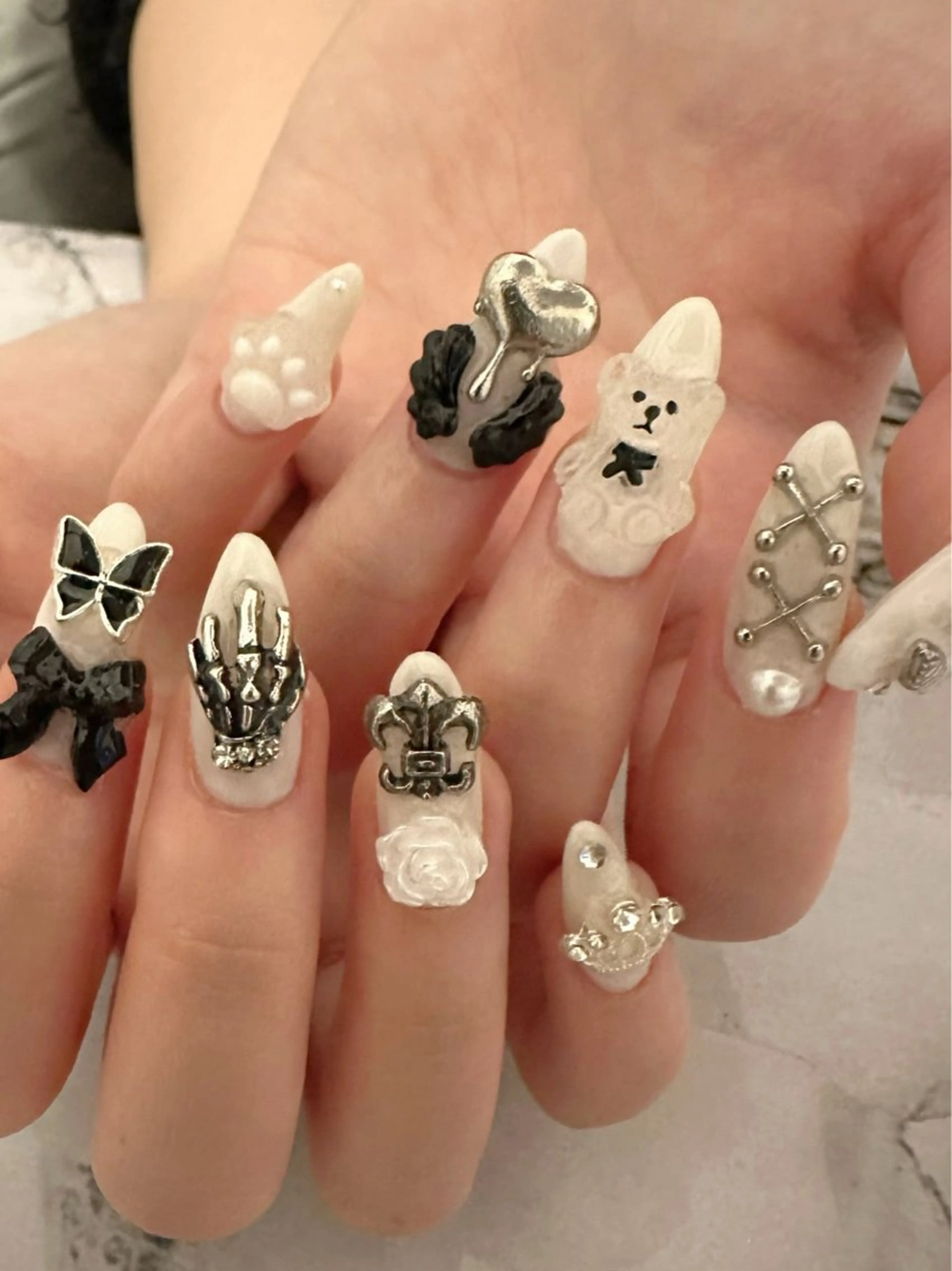 ネイル 新山 聖のネイルデザイン