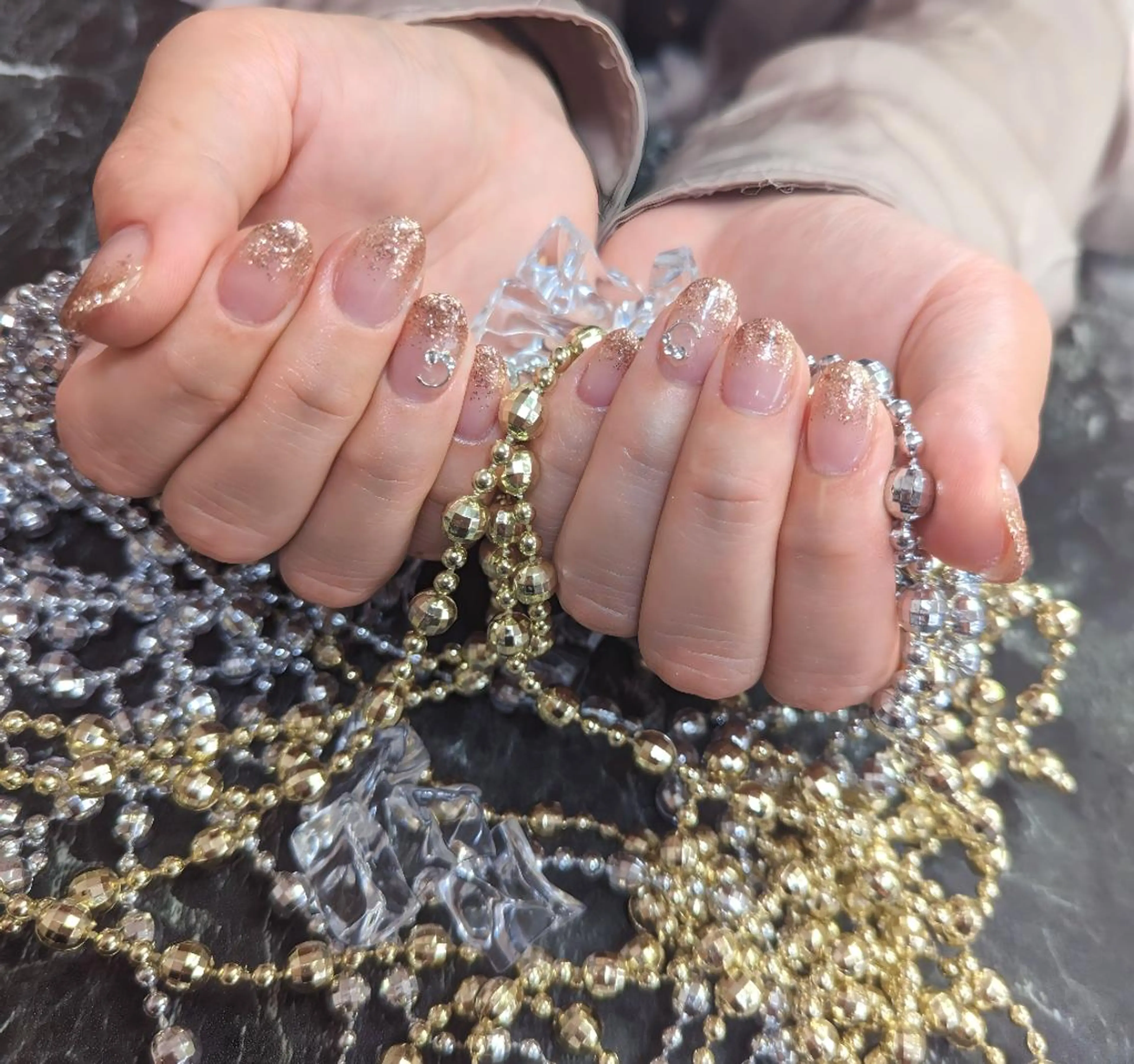 ネイル フラッシュネイル ゴールド キラキラネイル ピンク Chianti Nailのネイルデザイン