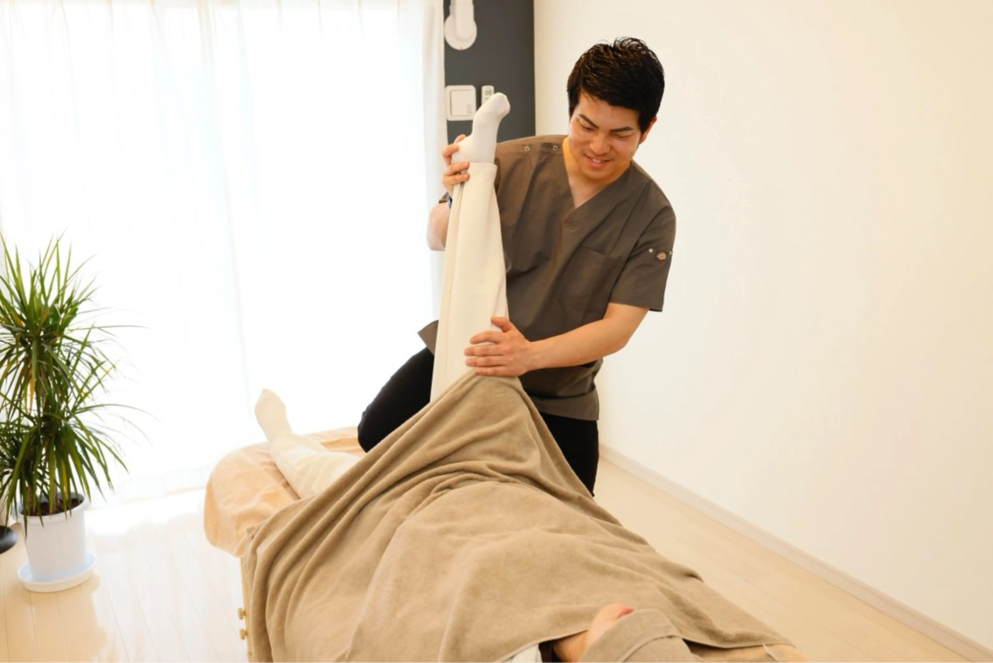 学生向けケア| 肩こり・姿勢・小顔✨のエステ・リラクイメージ