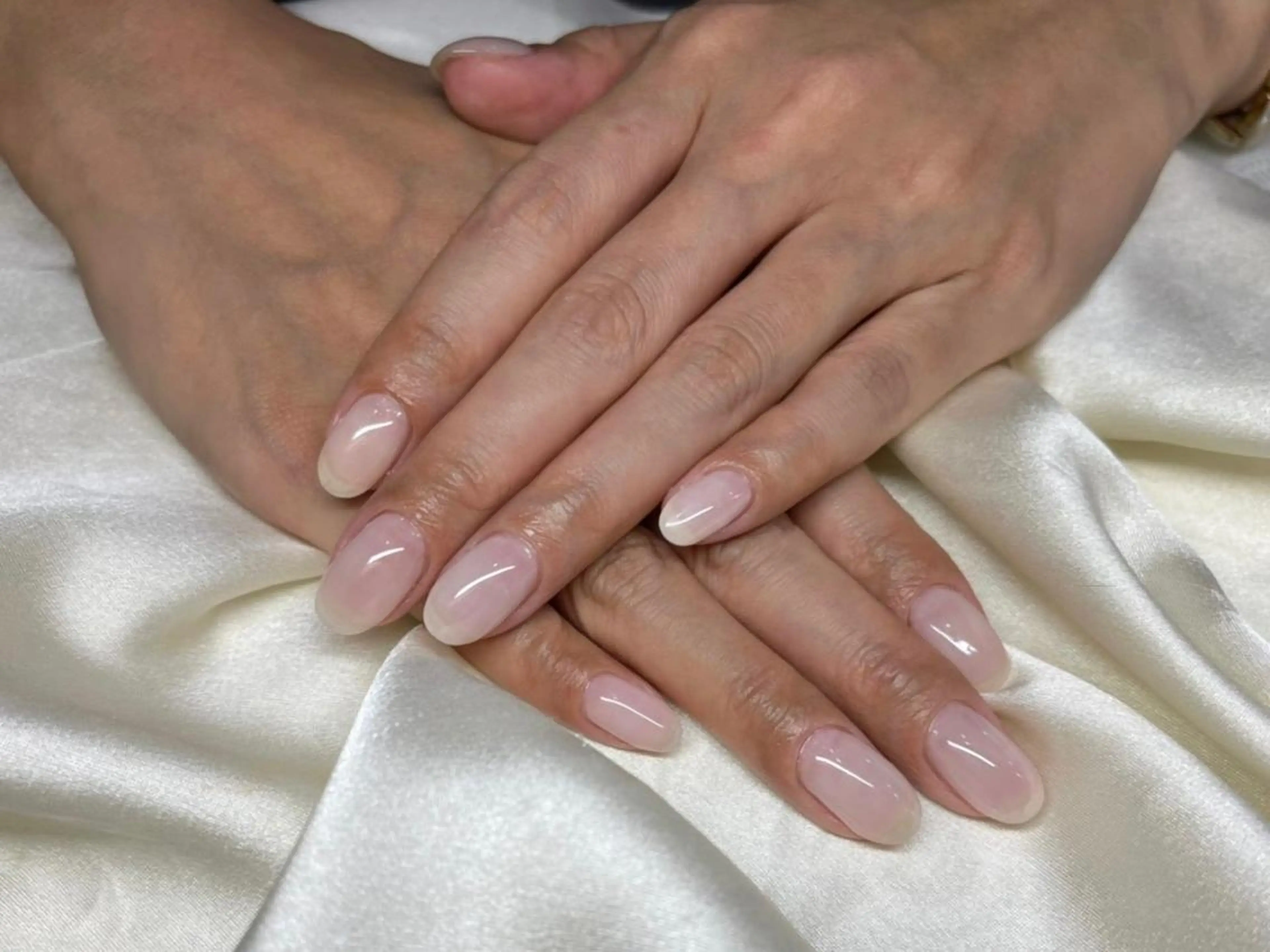 ネイル マツエク・マツパ アイブロウ 眉カラー 韓国風マツエク パリジェンヌラッシュリフト まつげパーマ 長さ出し ハンドネイル Nail&eye Belire 新宿のネイルデザイン