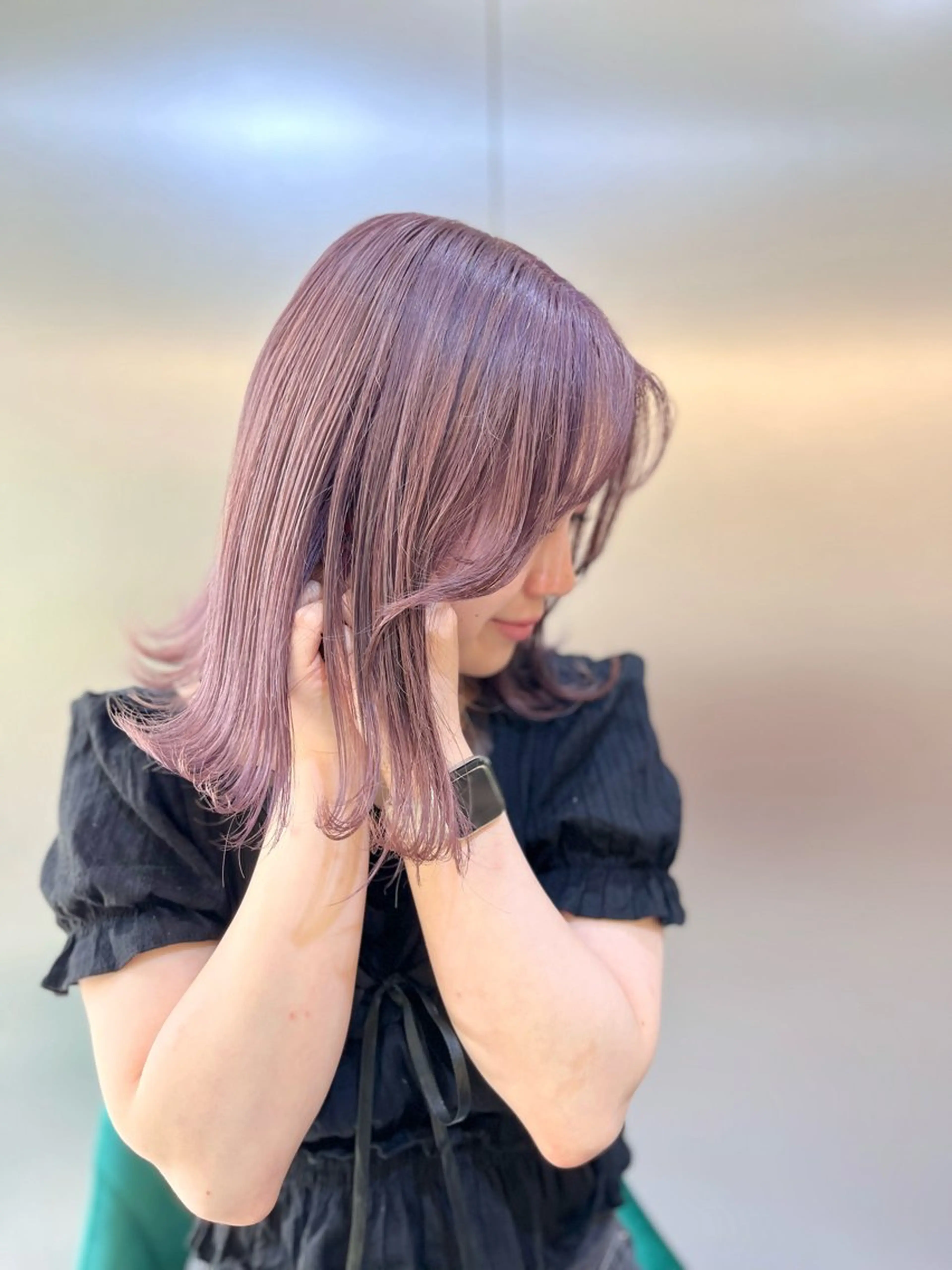 ミディアム 𝑪𝒐𝒍𝒐𝒓 *𝒆  ［コロレ］のヘアスタイル