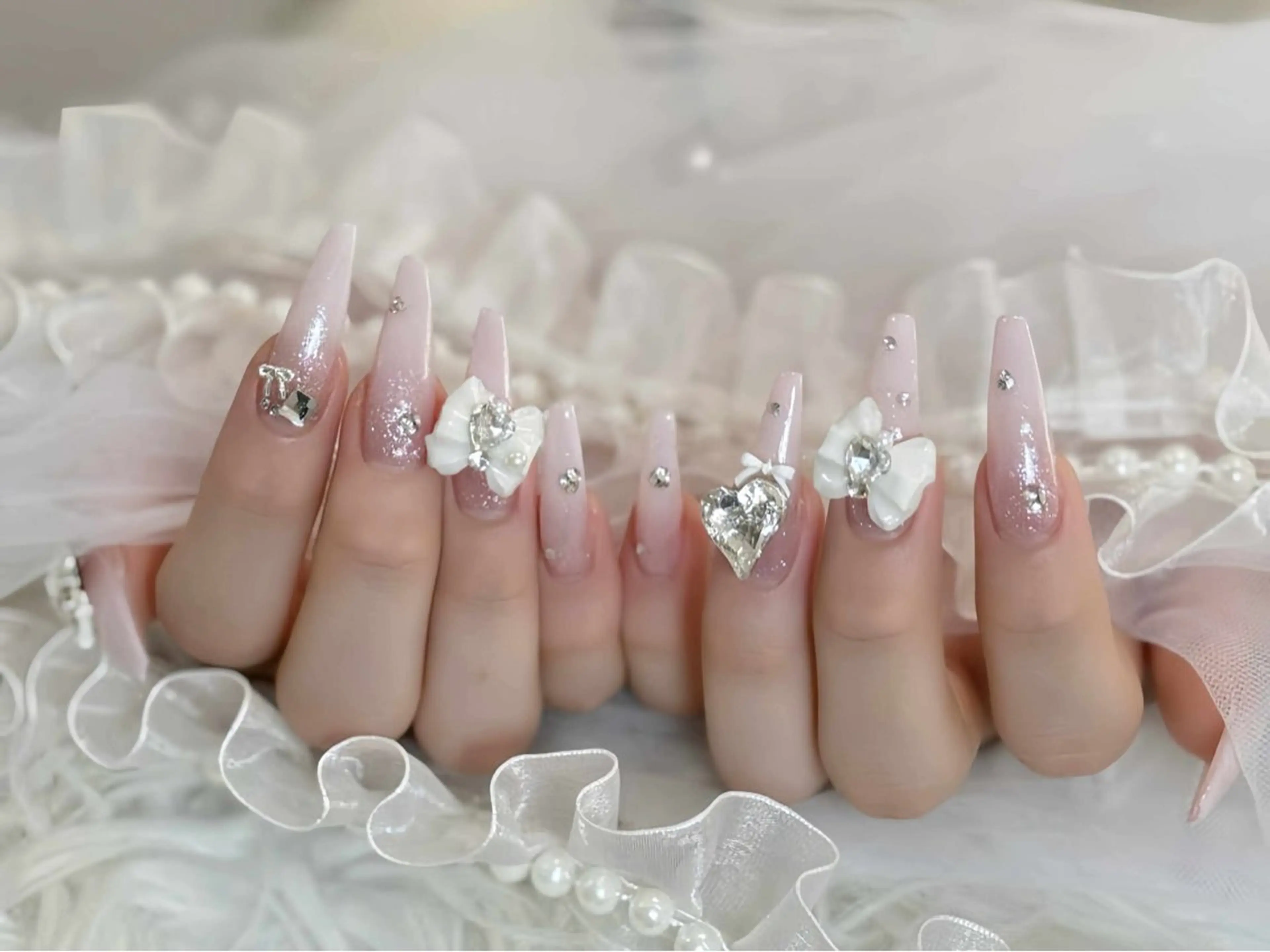 ネイル ボルドー ブラウン チークネイル ドット フットネイル Julli NailStudioのネイルデザイン