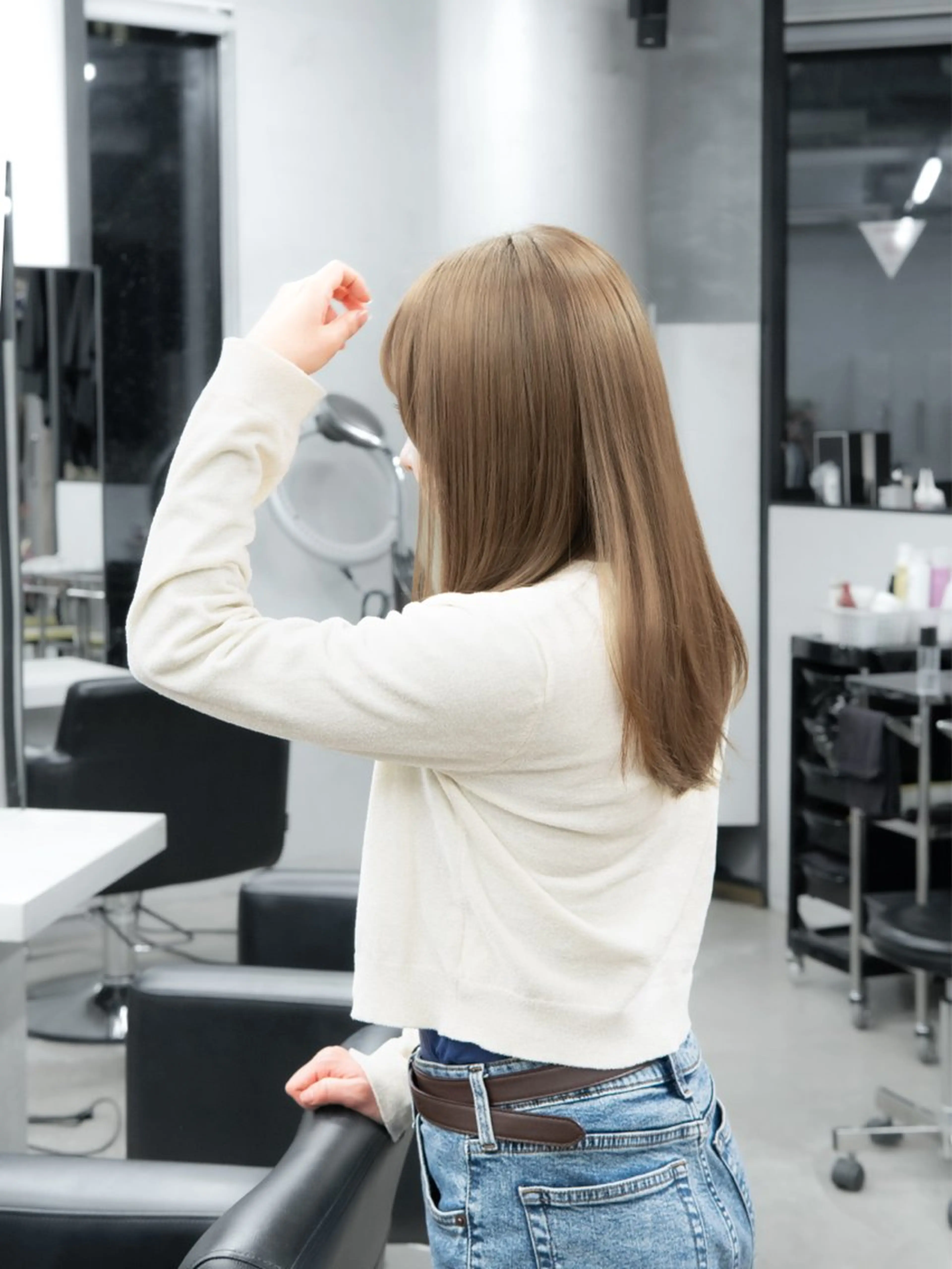 セミロング カラー ベージュカラー ブリーチ 透明感カラー ダブルカラー オリーブベージュ ヘアカラー 🦋髪質改善/艶髪 /カラー/go🦋のヘアスタイル