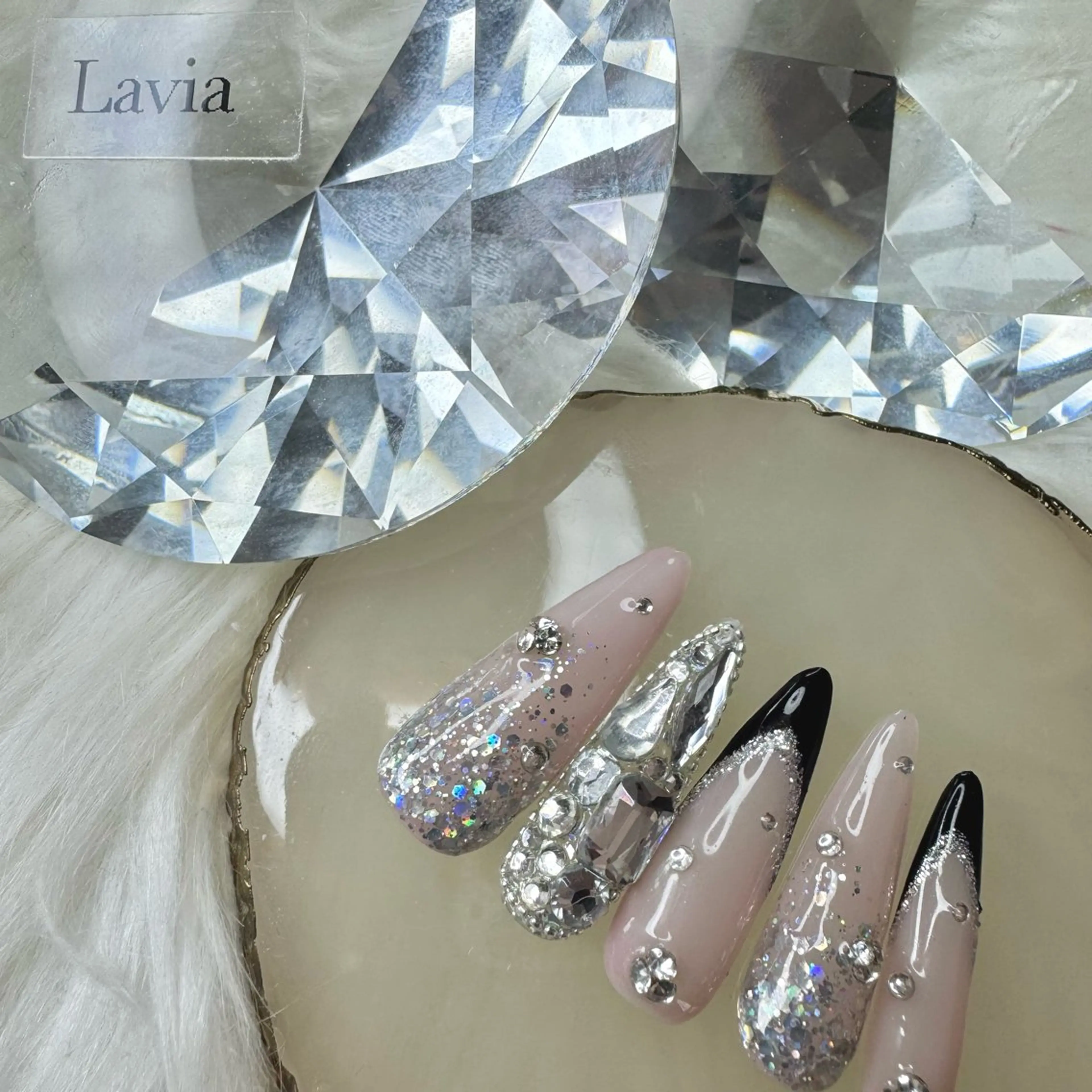 ネイル lavia🖤 ayumiのネイルデザイン