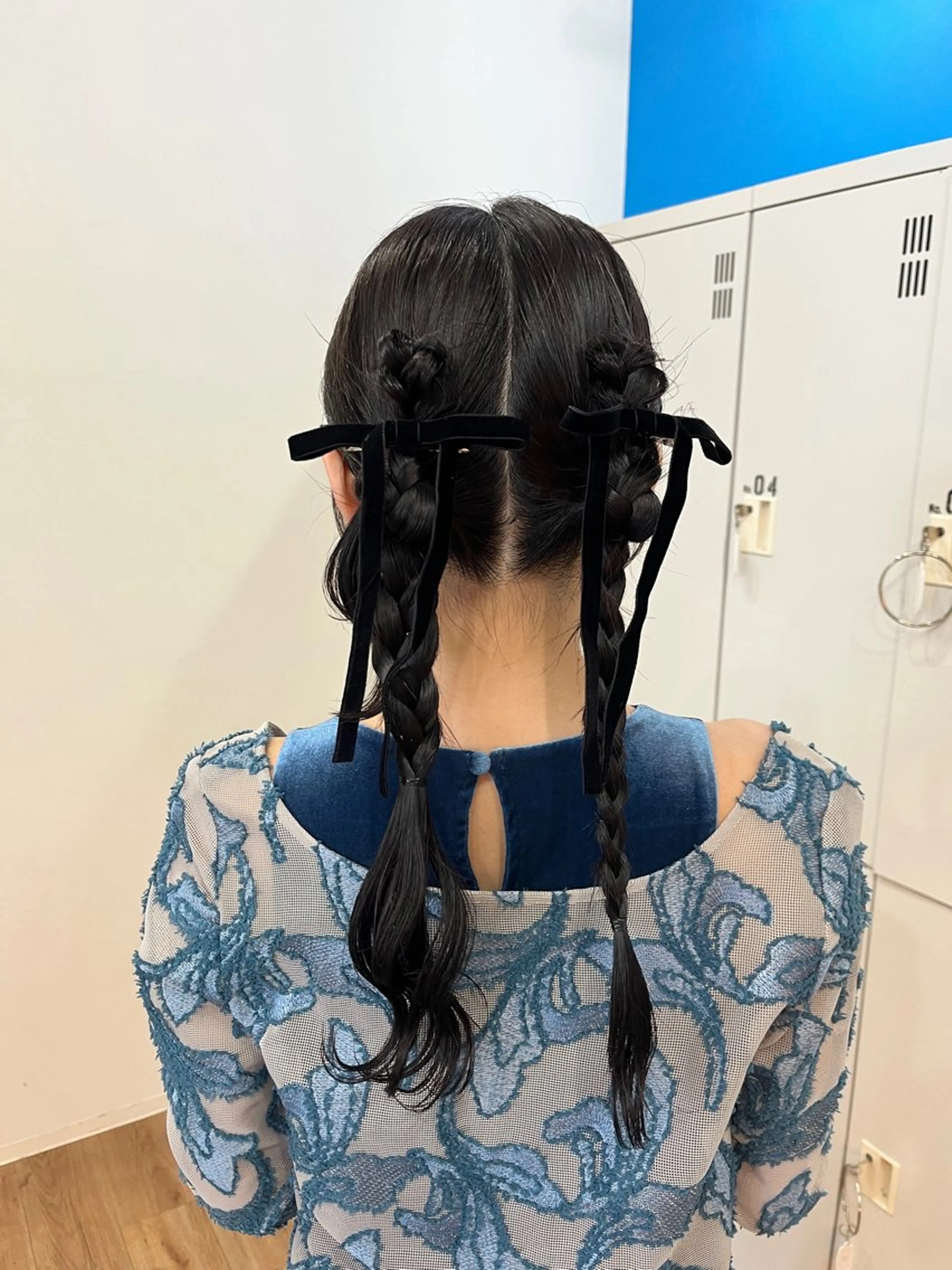 ミディアム ヘアアレンジ 三つ編み ヘアセット タニ ヒナタの眉毛・アイブロウイメージ