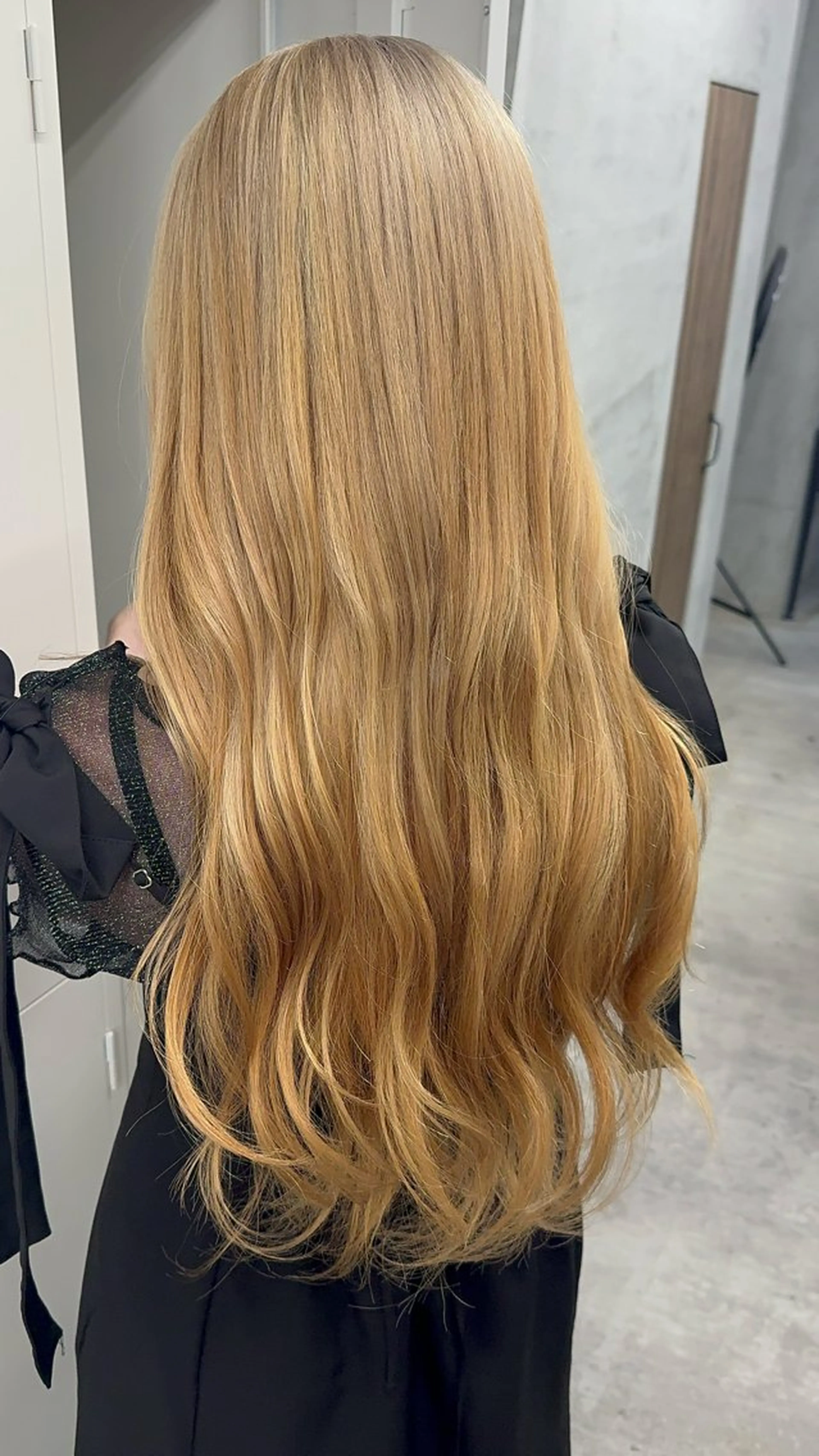 セミロング カラー ヘアアレンジ メンズ メンズブリーチ メンズハイトーン メンズ韓国風 ベージュカラー ブリーチ ヘアカラー トリートメント 🌟🍒ハイトーン 韓国ヘア/ユウミのヘアスタイル