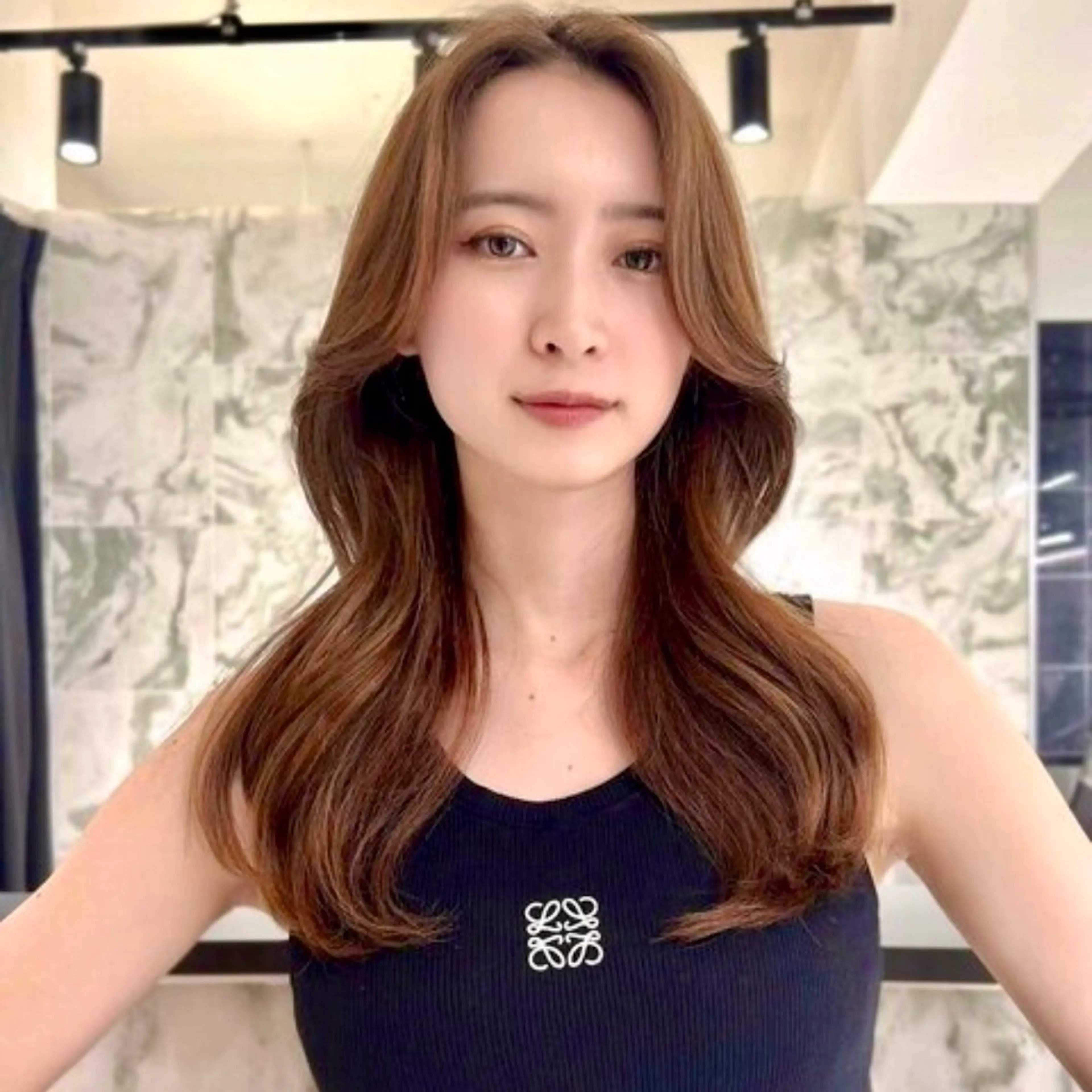 カラー MAO🖤レイヤー ／髪質改善カラーのヘアスタイル