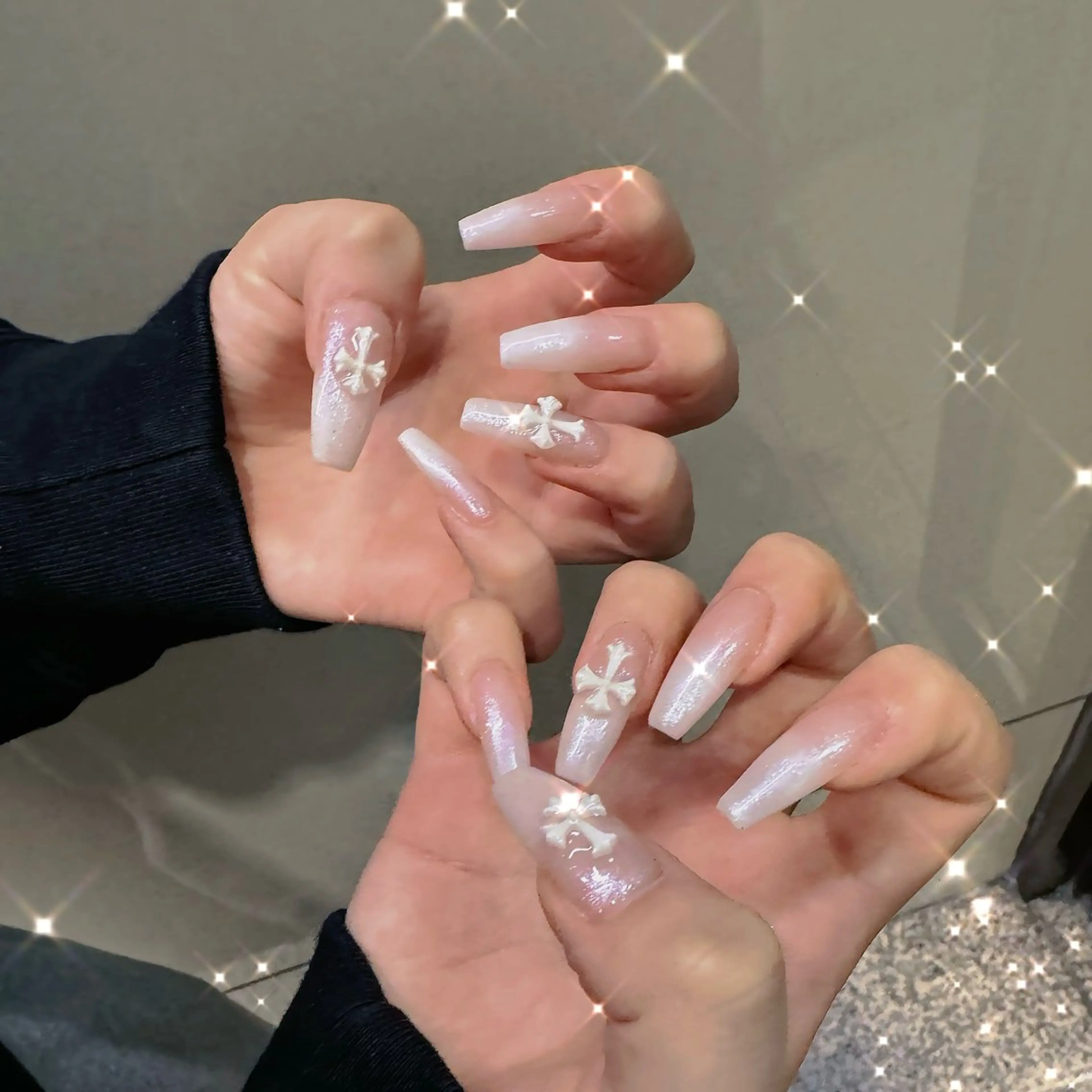 ネイル クリアネイル キラキラネイル ロングネイル マグネットネイル 夏ネイル ハンドネイル princess👑 木戸　唯のネイルデザイン