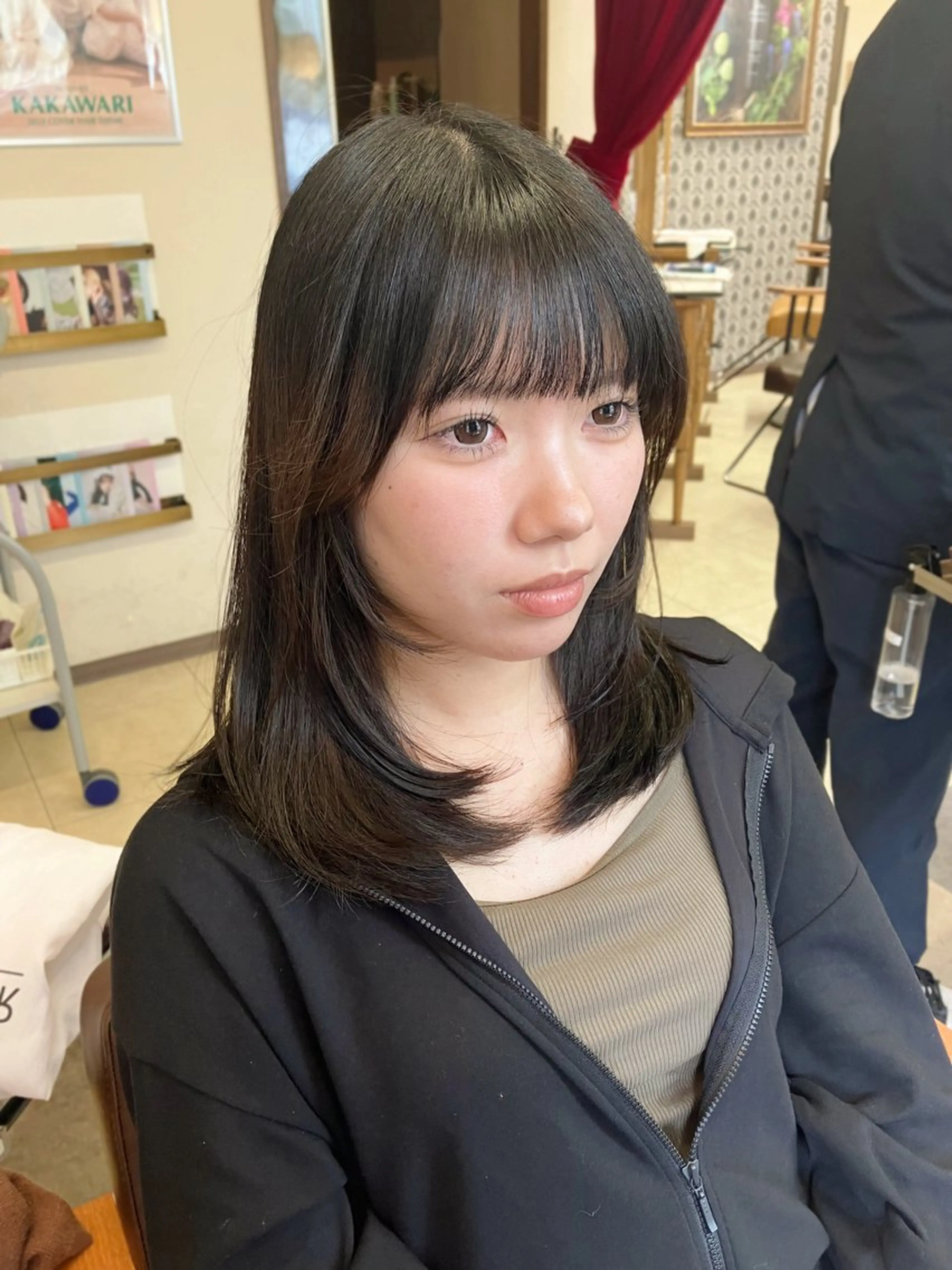 ミディアム 顔周りカット レイヤーカット 阿部 雲母のヘアスタイル