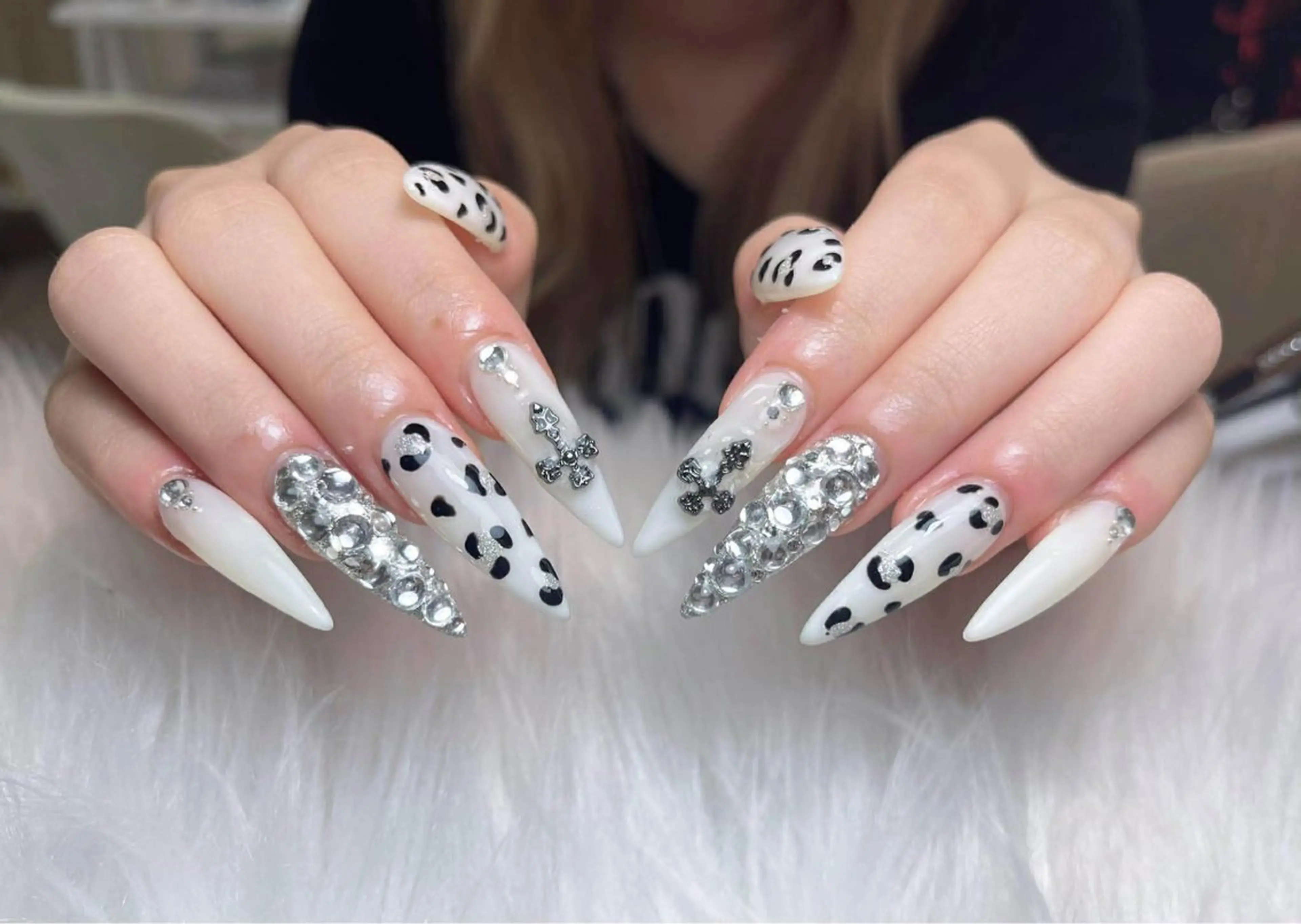 ネイル フレンチネイル ジェルネイル ガーリー 韓国ネイル ロングネイル ハンドネイル タオ チャンのネイルデザイン