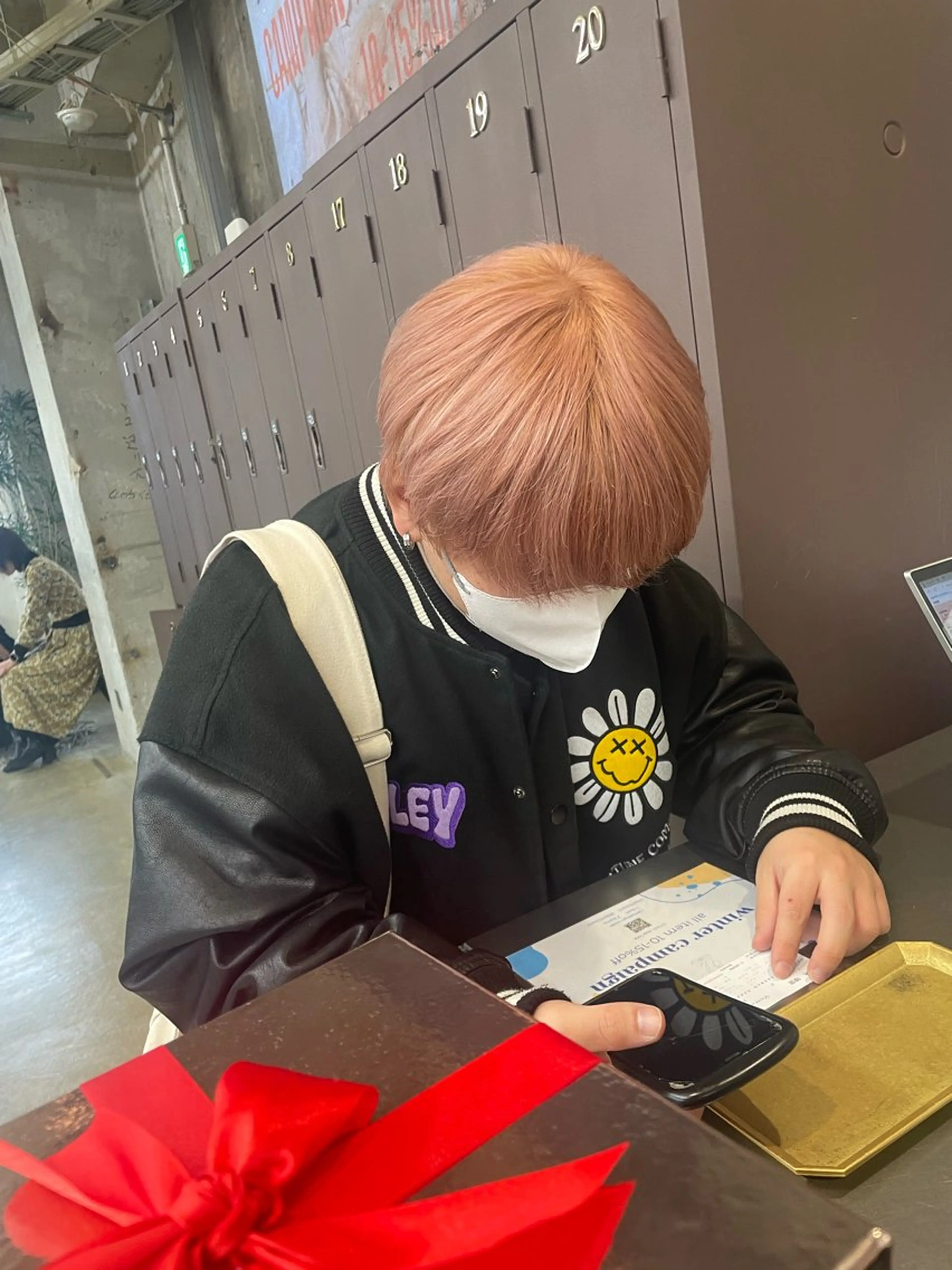 ショート カット ヘアカラー トリートメント 鈴木瑛里／ブロンド ベージュ／男女のヘアスタイル