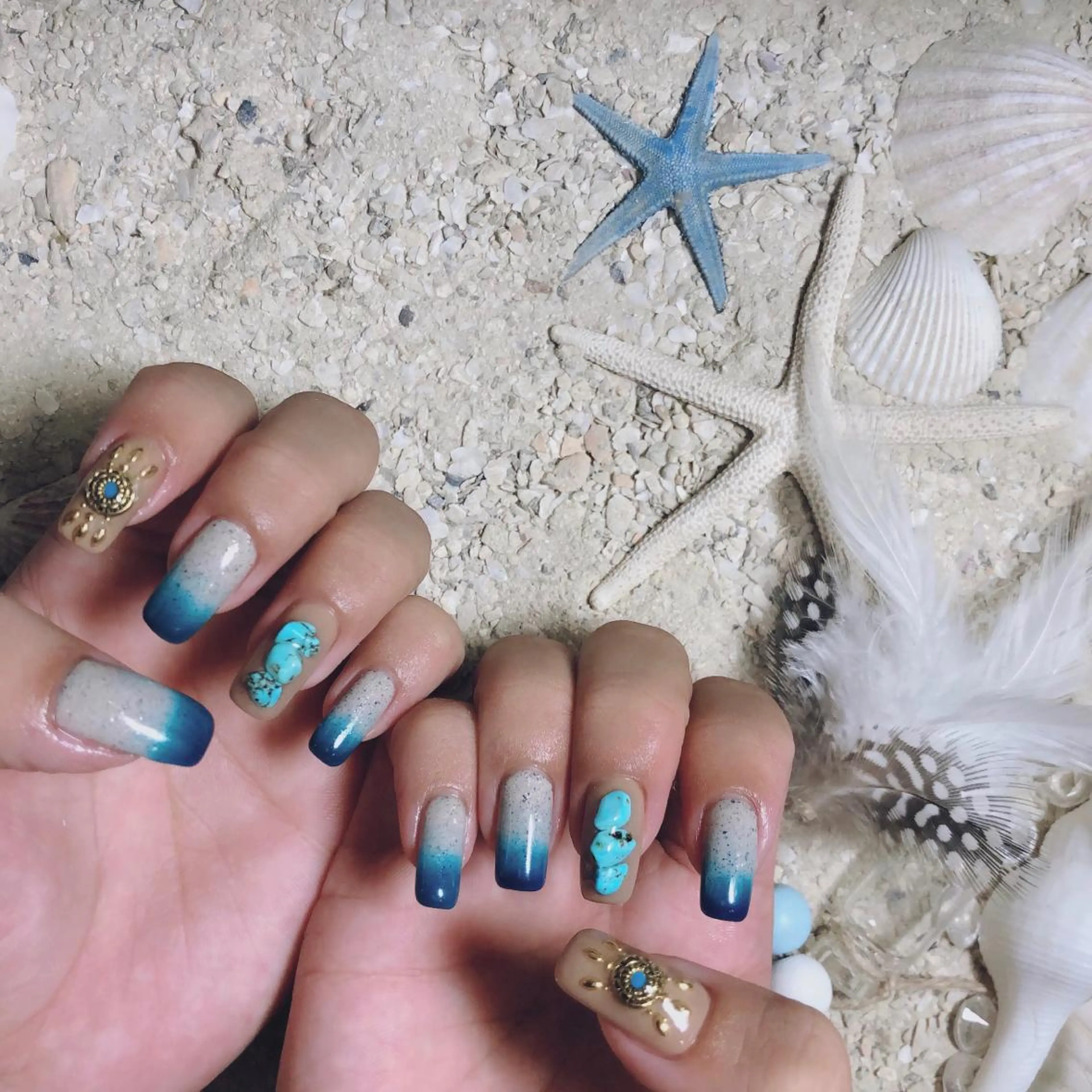 ネイル フットネイル フレンチネイル ジェルネイル ラメ(グリッター) ラメグラデーション 𝐍𝐄𝐎 𝐉𝐔𝐑𝐈のネイルデザイン