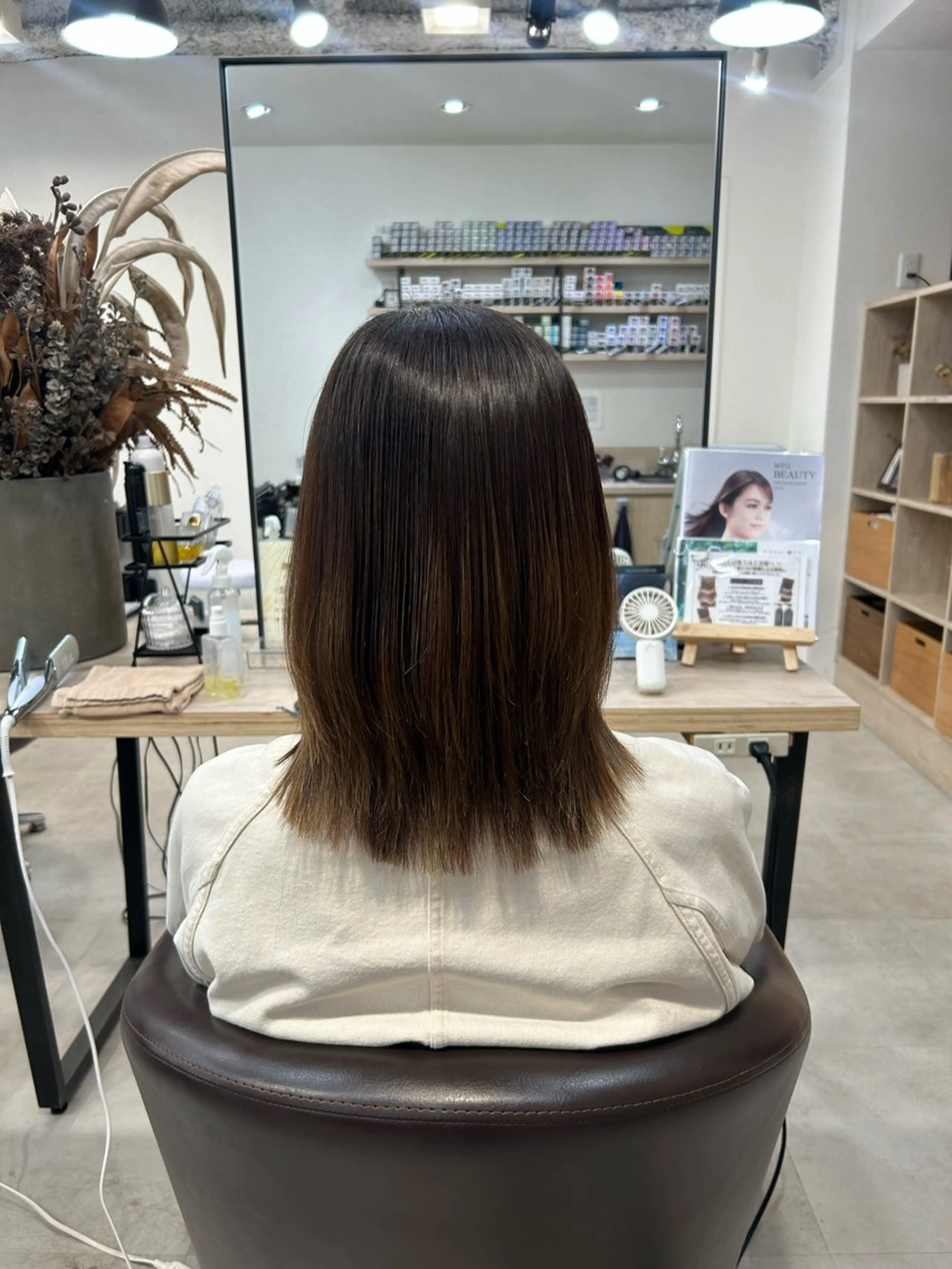 ミディアム カット 光を纏うツヤ感ロング Natsuki🤍のヘアスタイル