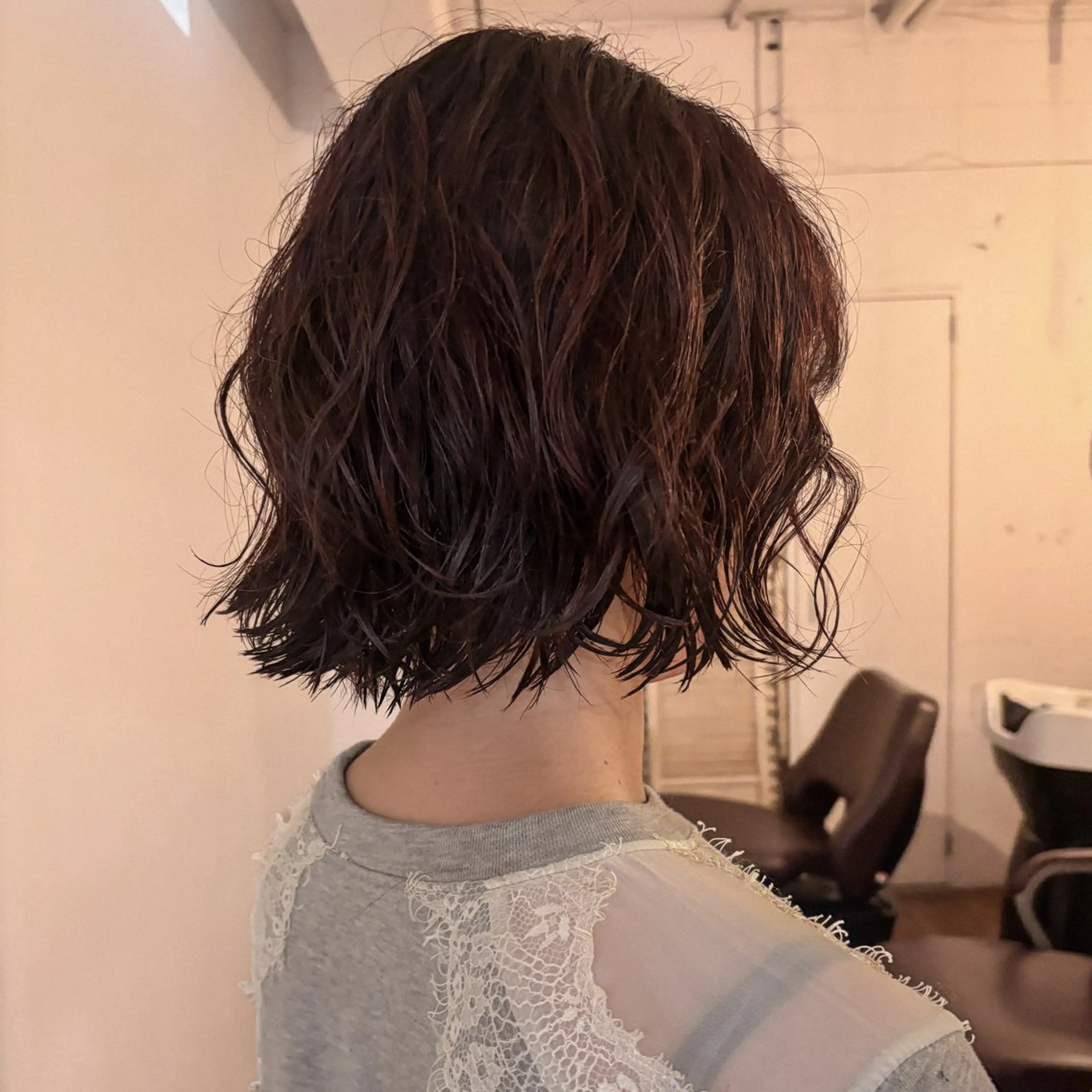 ショート カラー カット パーマ 艶カラー🫧 猿渡 響のヘアスタイル