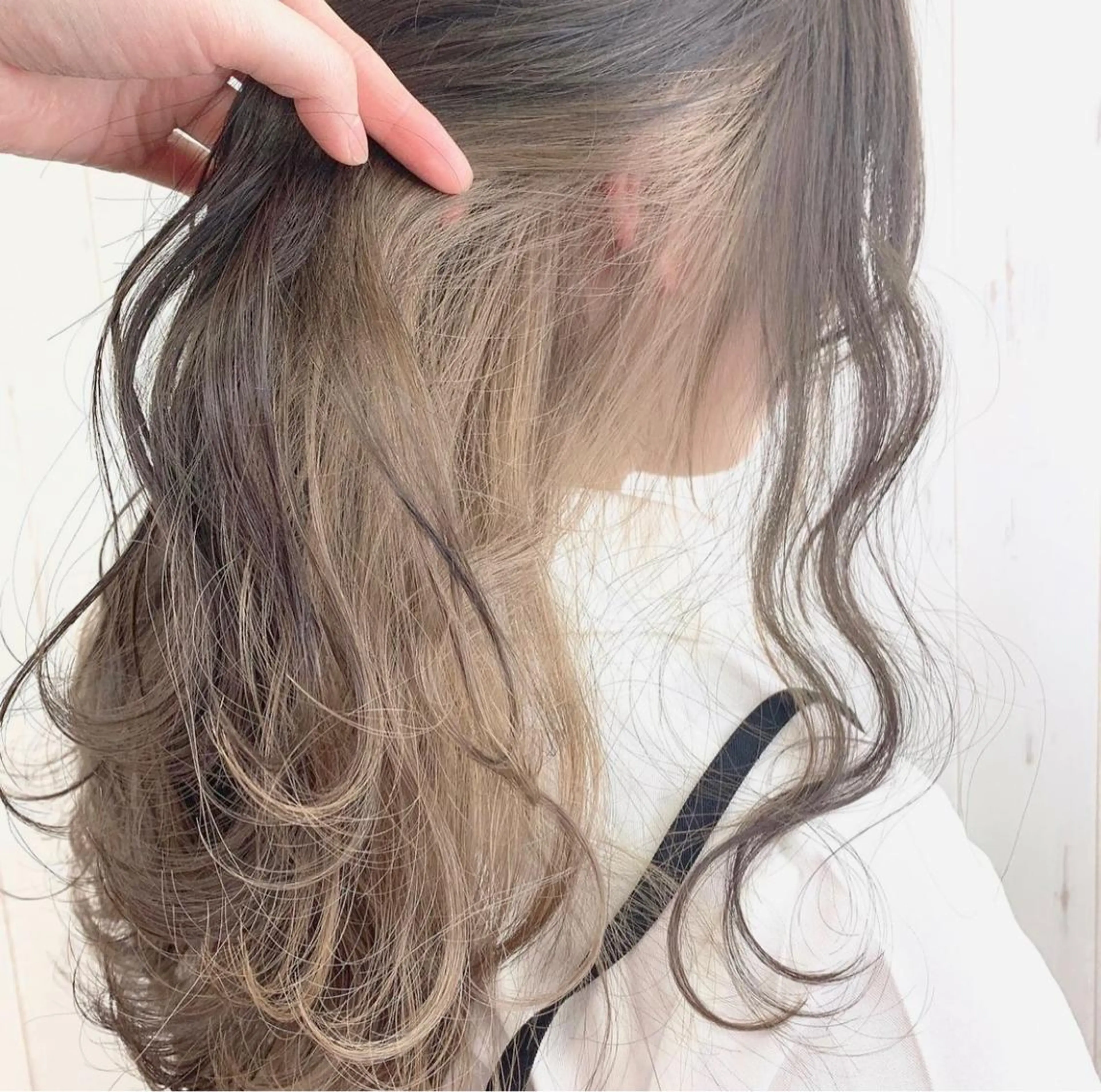 ロング カラー ブリーチ ロング ヘアカラー トリートメント 渋谷:インナーカラー ／🍒エリカ🍒のヘアスタイル