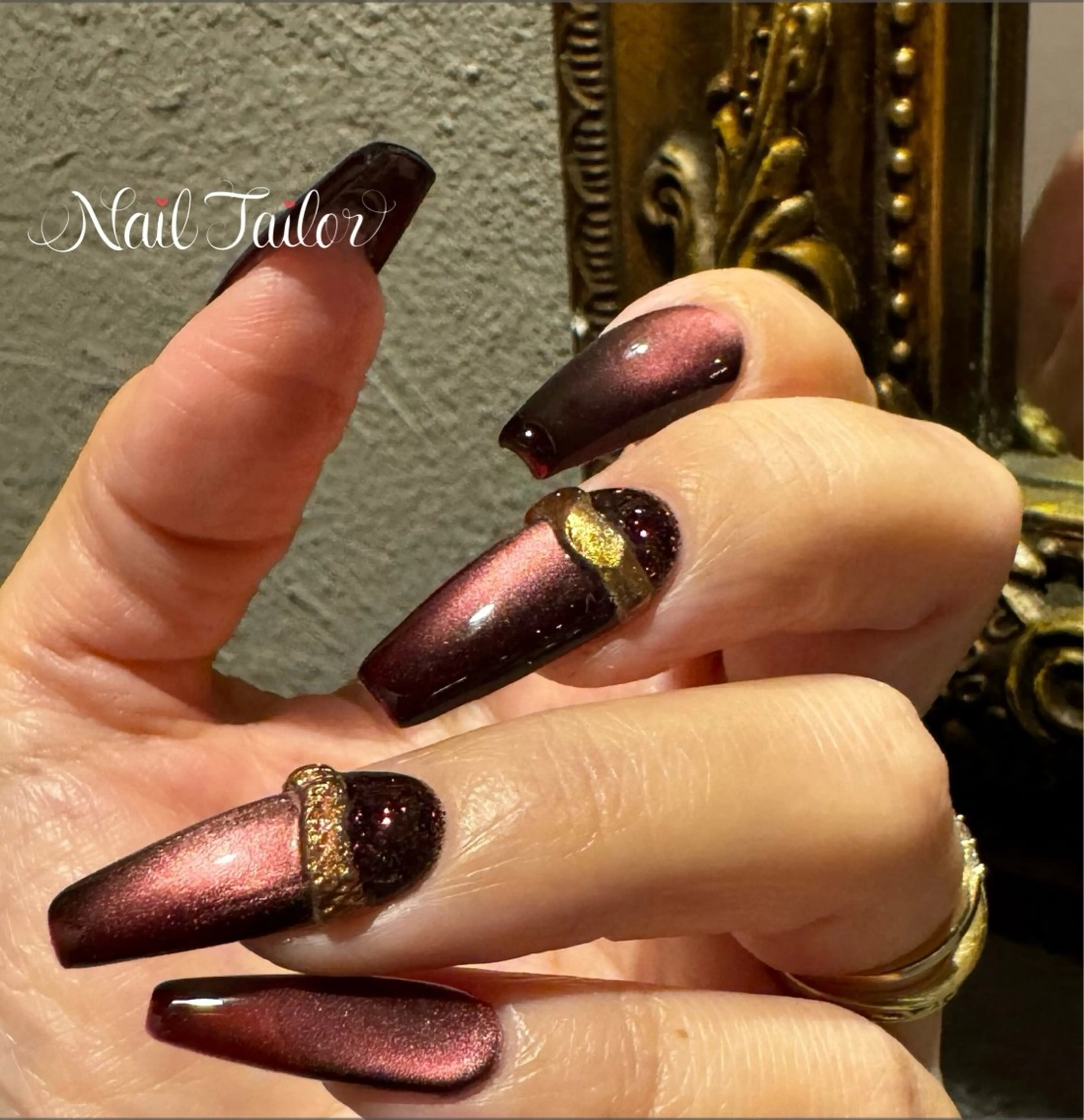 ネイル アートネイル ボルドー 長さ出し キラキラネイル マグネットネイル ハンドネイル NailTailor ネイルテイラーのネイルデザイン
