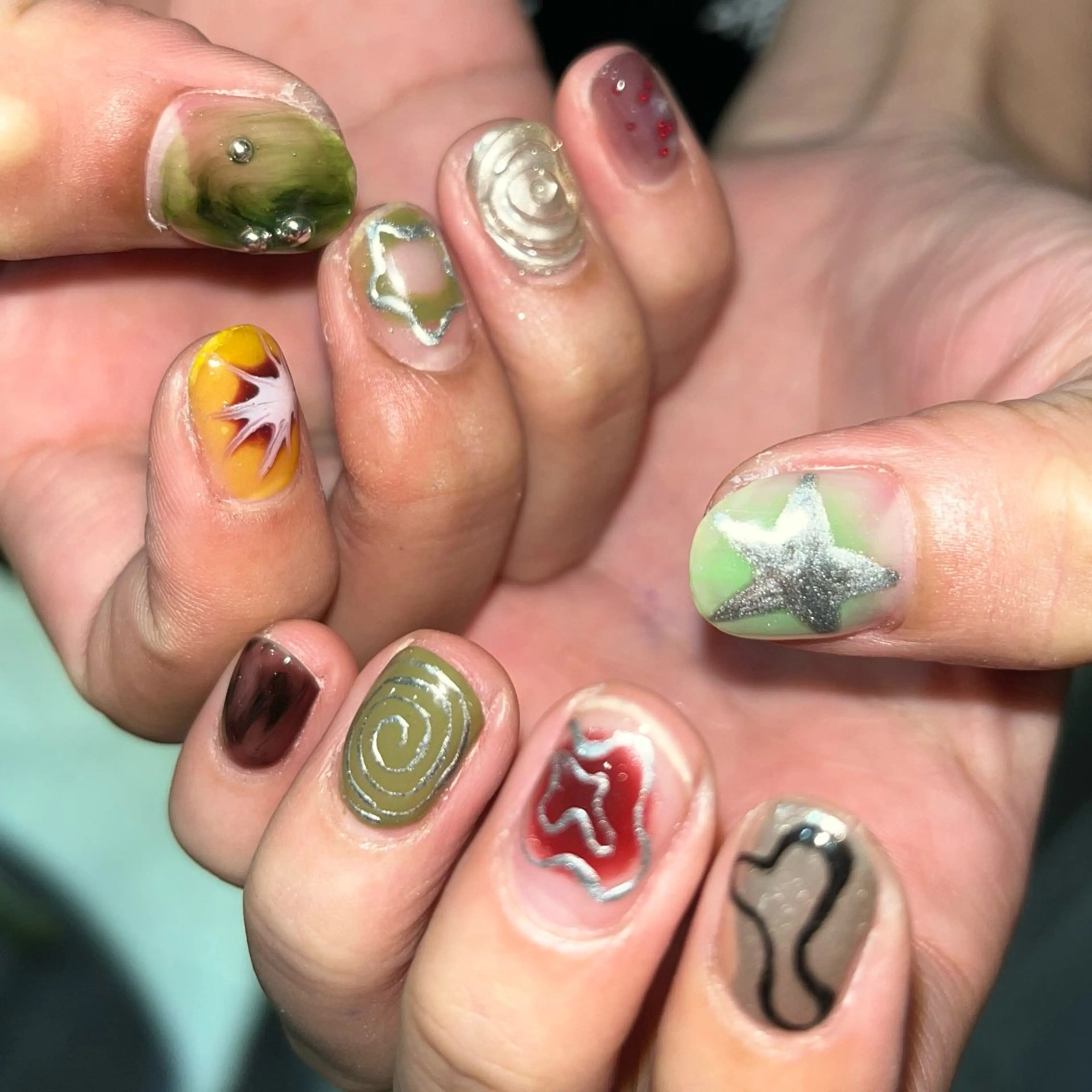 ネイル 🪐富島彩夏 /海外nail🪐のネイルデザイン