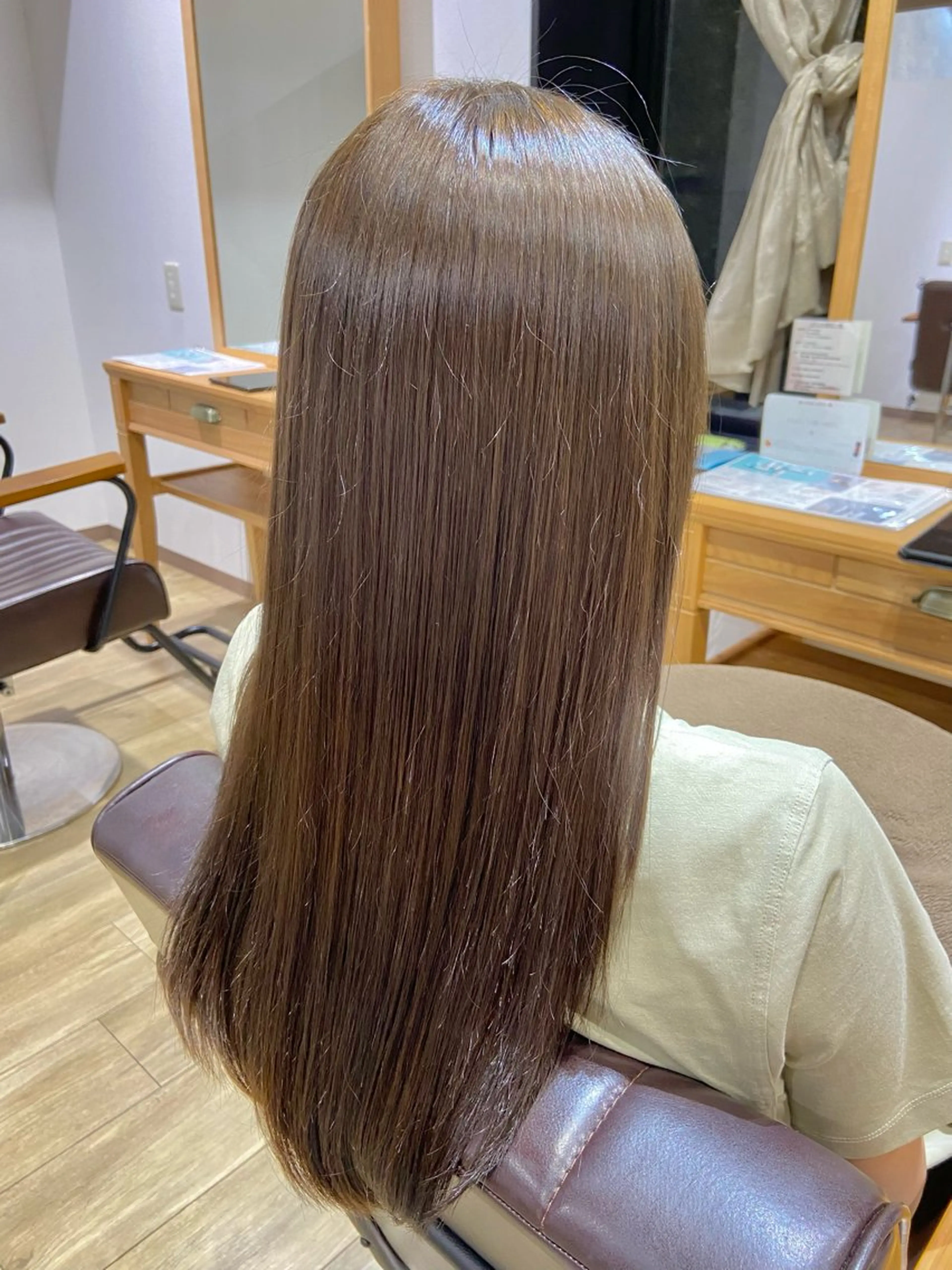 ロング カラー ブリーチ ブリーチなしカラー オリーブカラー lico 栁 詩音のマツエク・マツパデザイン